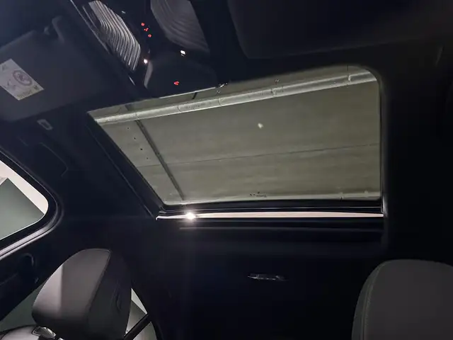 BMW 3 Series view 10