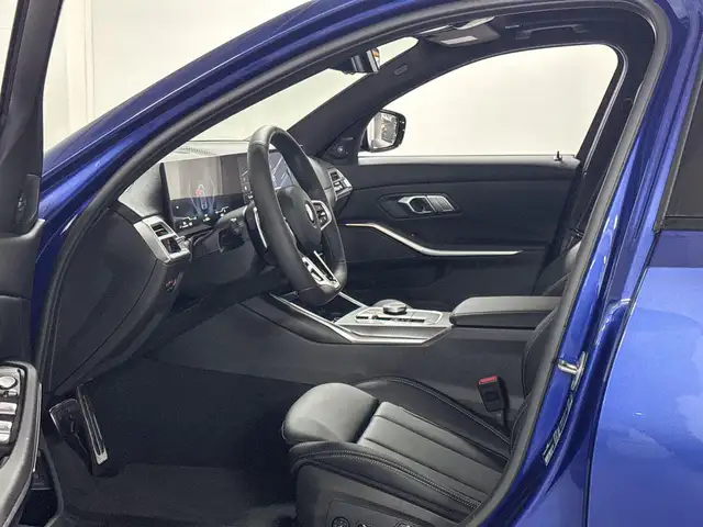 BMW 3 Series view 8