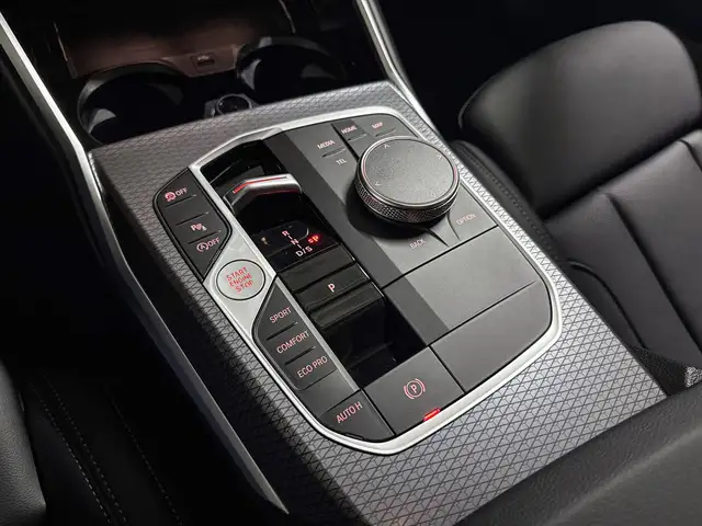 BMW 3 Series view 15