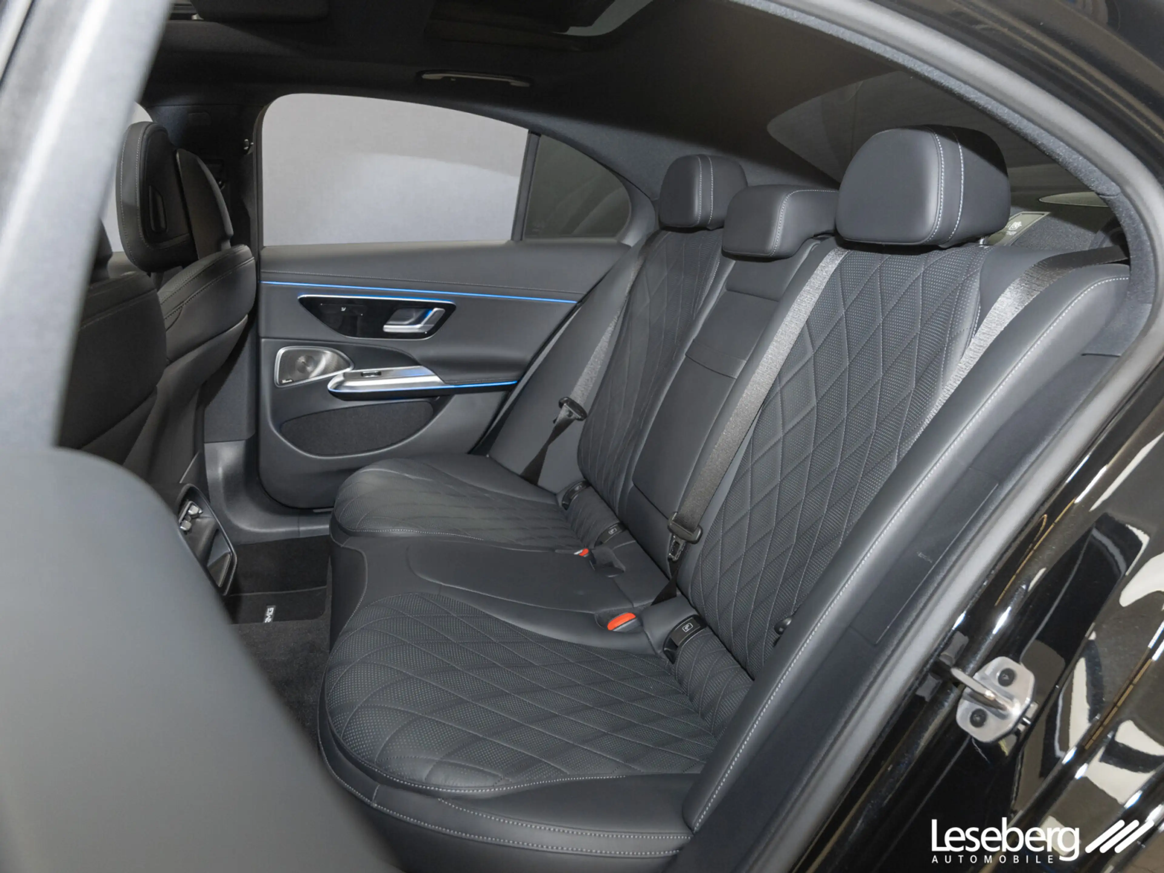 Mercedes-Benz E 450 E 450 4M AMG DIG.LIGHT/Airmatic/Pano/Night/360° — photo 15