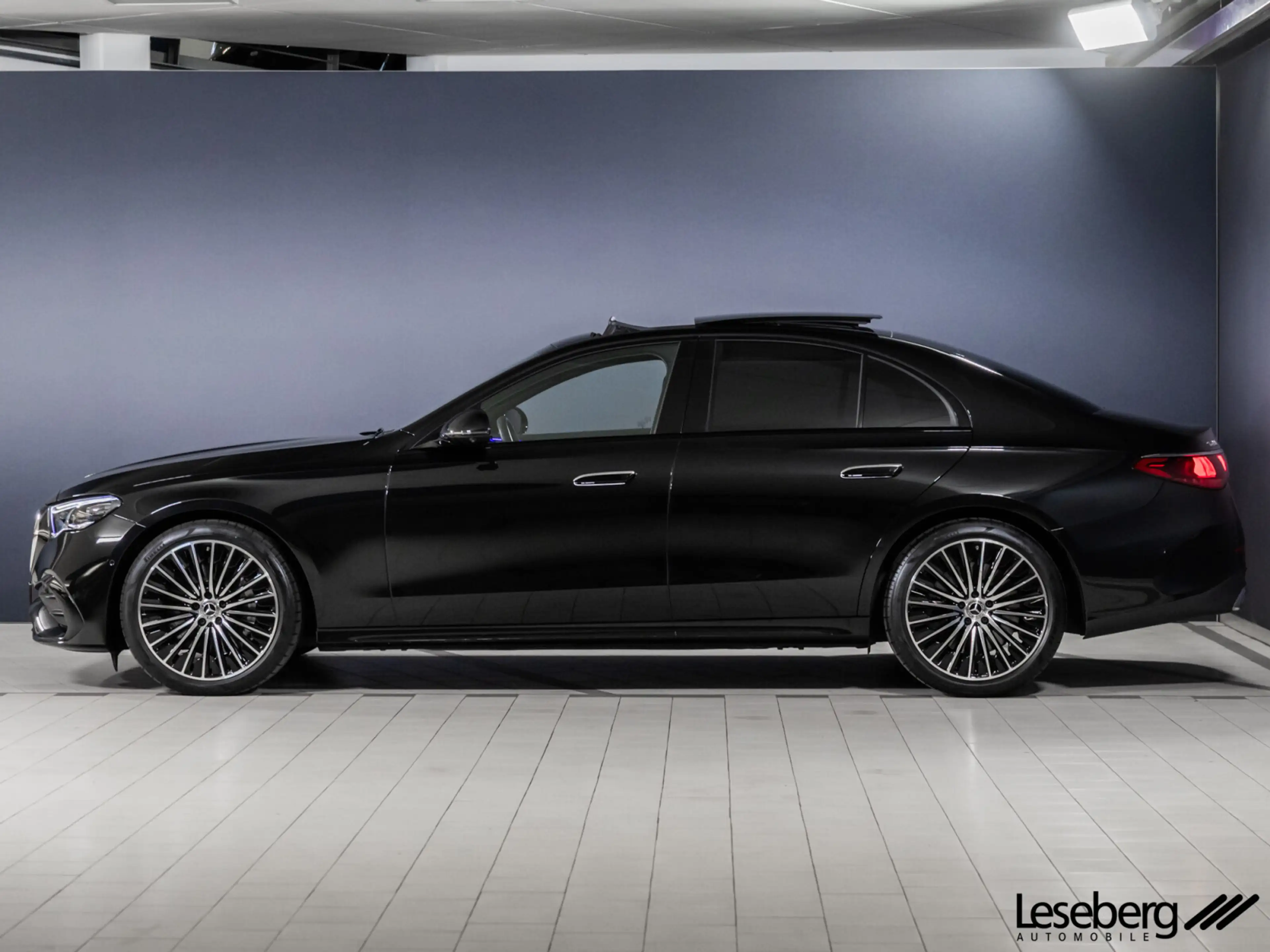 Mercedes-Benz E 450 E 450 4M AMG DIG.LIGHT/Airmatic/Pano/Night/360° — photo 3