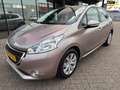 Peugeot 208 1.2 VTi Envy / Navi / PDC / Airco / 5-Drs Grijs - thumbnail 1