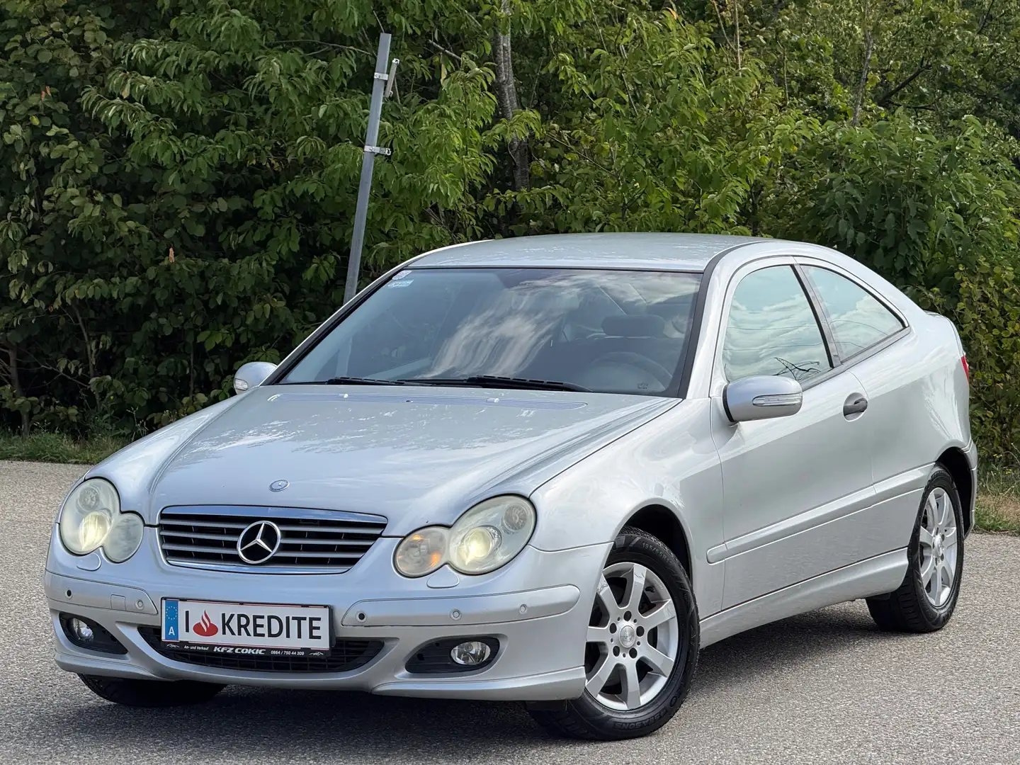 Mercedes-Benz C 200 Coupe - Automatik - Finanzierung - Xenon- wenig KM Silber - 1