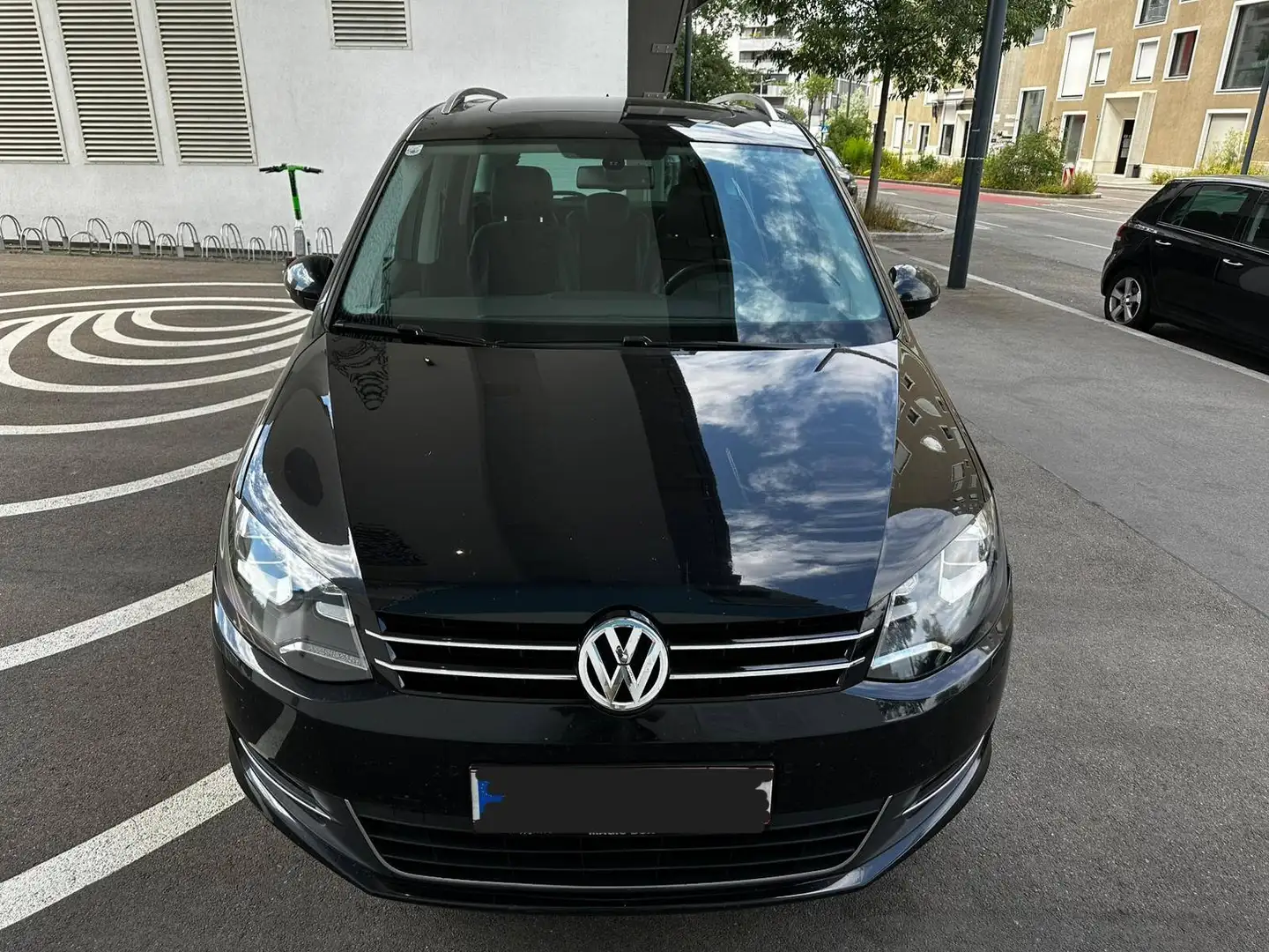 Volkswagen Sharan Sharan Sky BMT 2,0 TDI DPF DSG Sky Schwarz - 2
