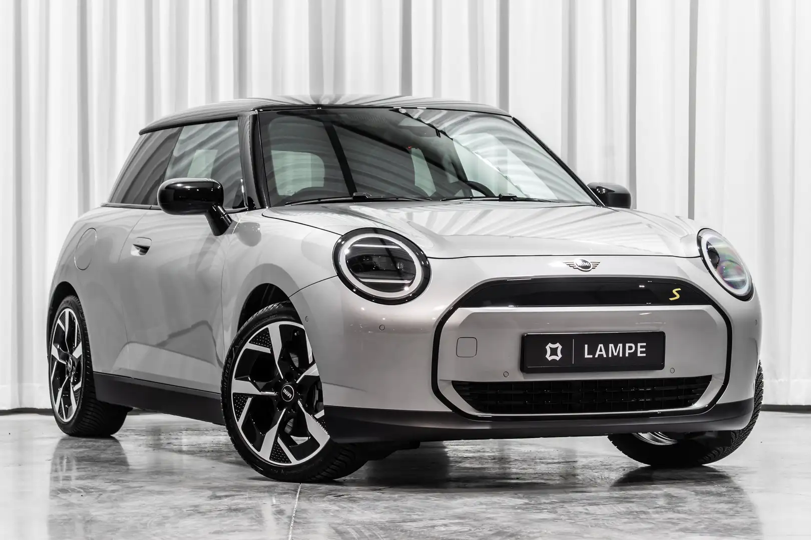 MINI Cooper SE Classic Trim Panoramadak Keyless Head-Up Display Argintiu - 1
