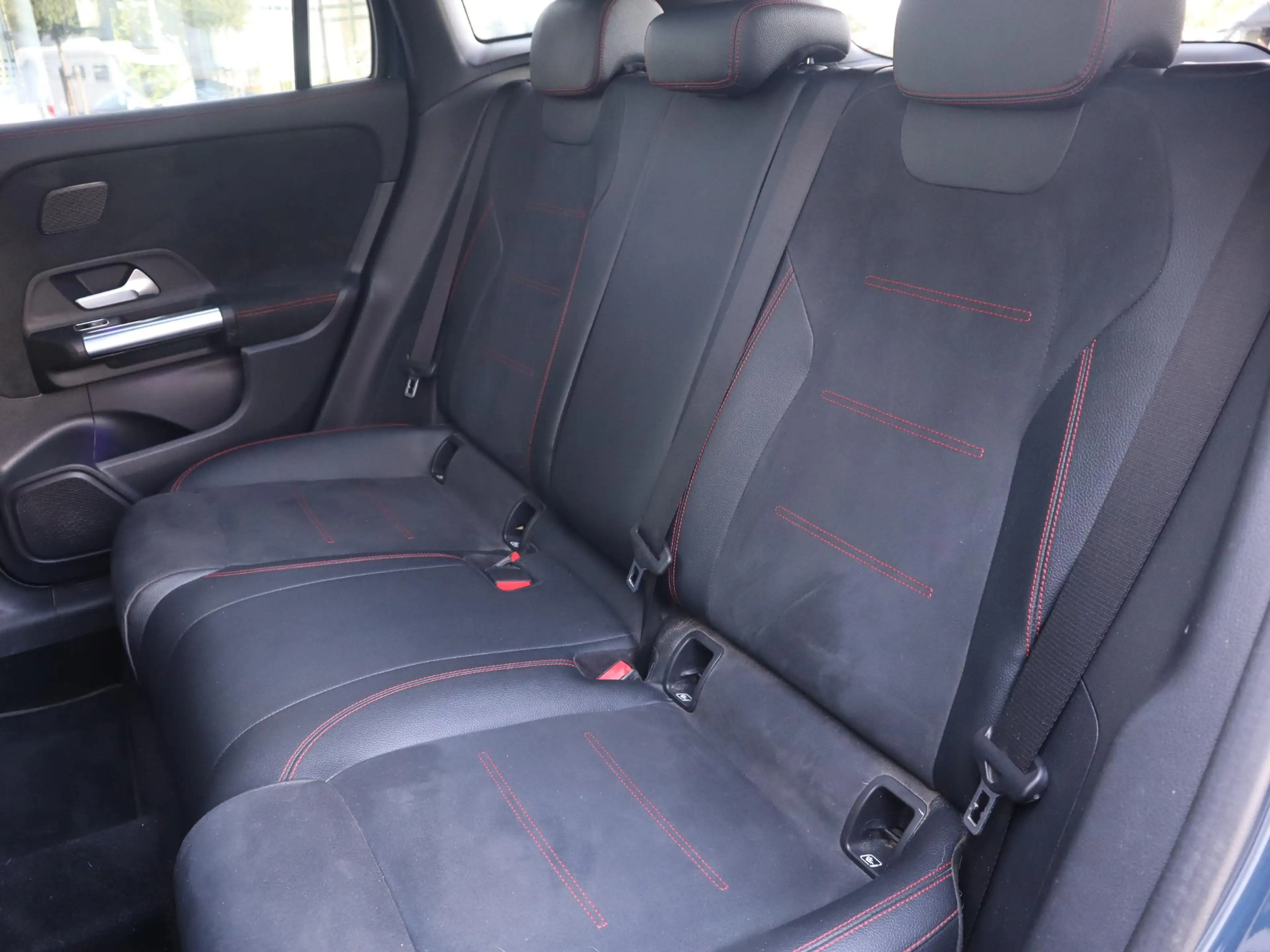 Mercedes-Benz GLA 250 e Business Solution AMG Limited — photo 12