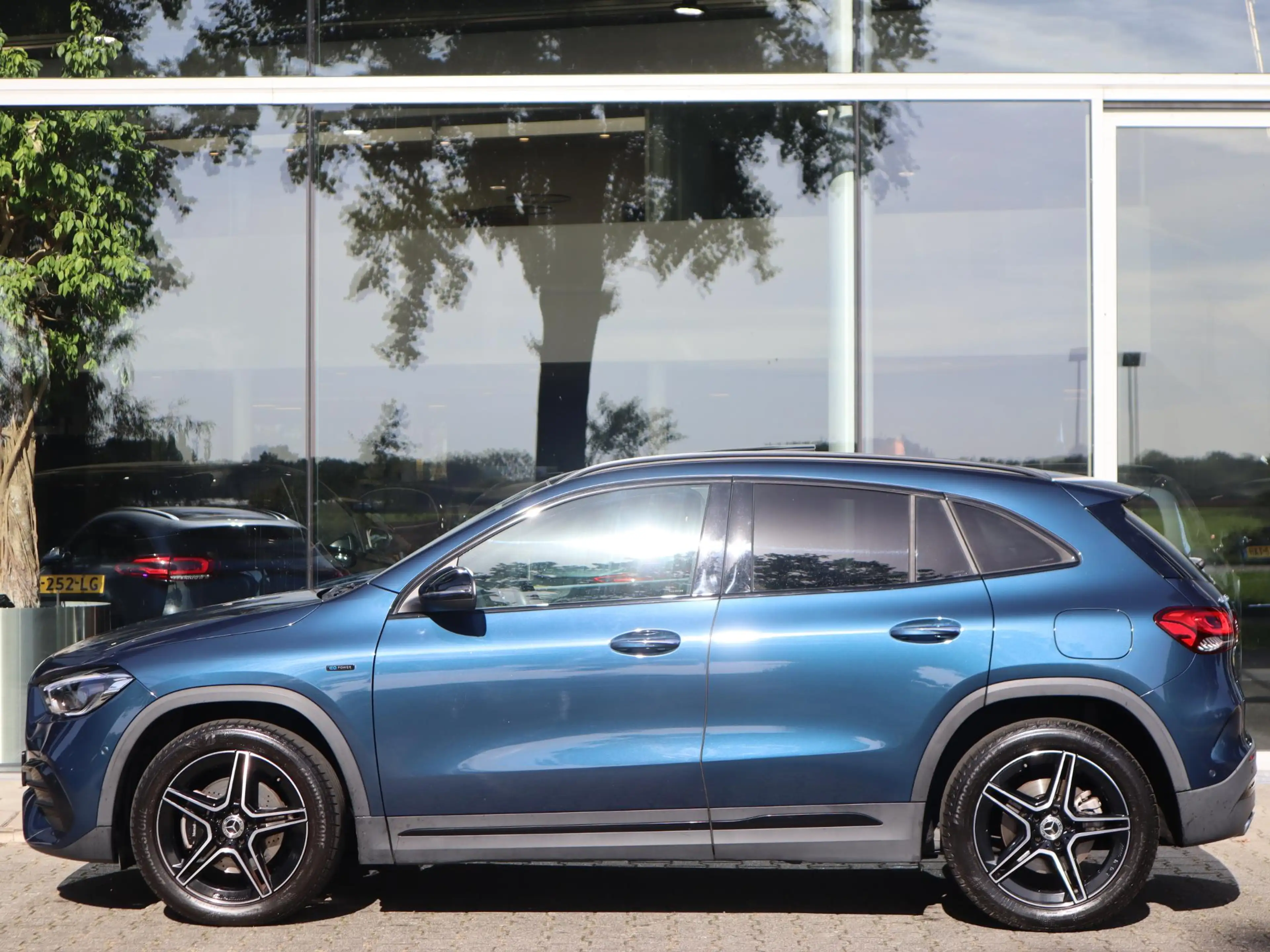 Mercedes-Benz GLA 250 e Business Solution AMG Limited — photo 4
