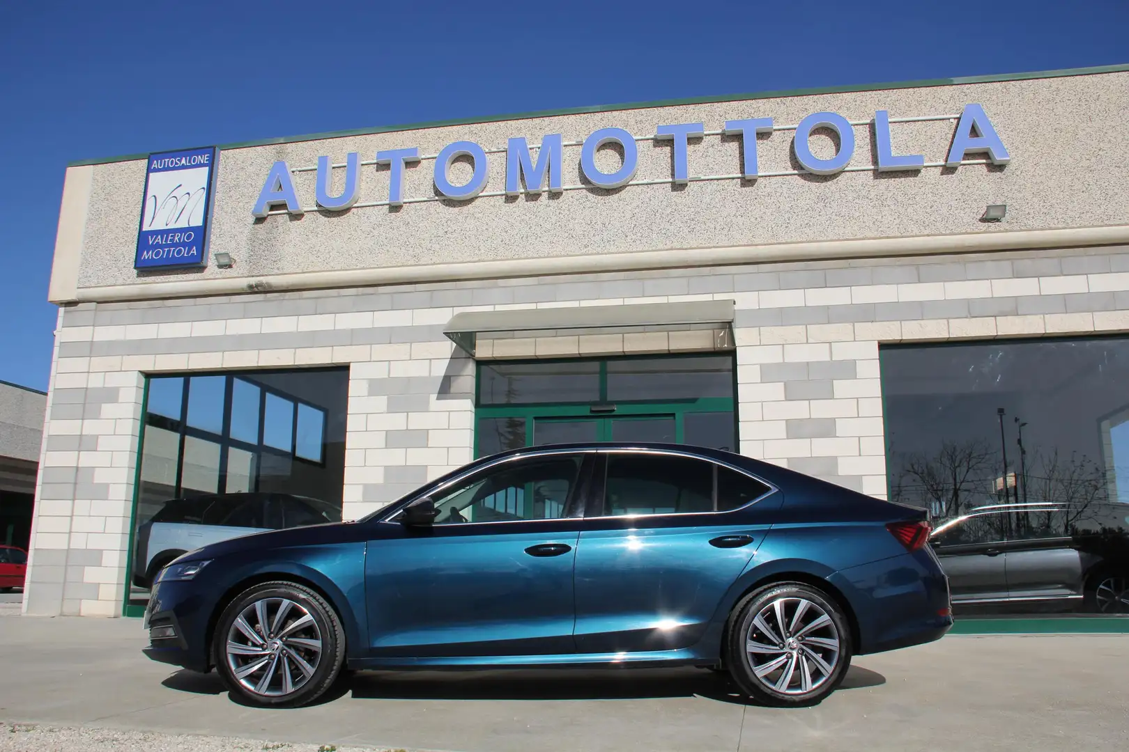 Skoda Octavia 2.0 tdi evo Style 150cv dsg (Gancio traino) Bleu - 1