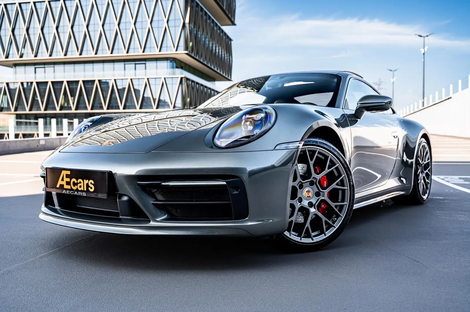 Porsche 992 911 CARRERA 4S / COUPÉ / SPORT DESIGN / BELGIAN Зелёный - 2