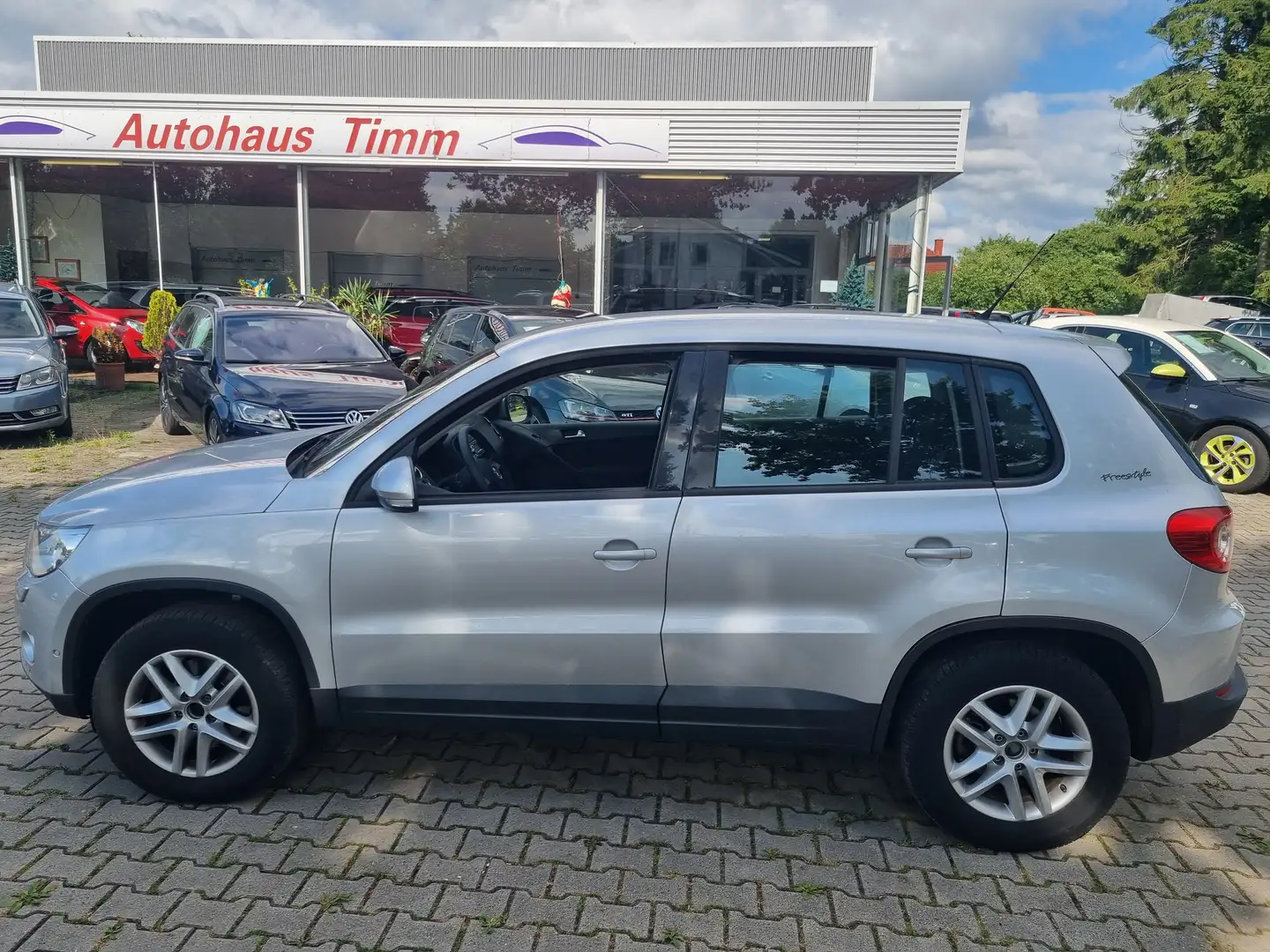 Volkswagen Tiguan 1.4 TSI BlueMotion Technology Trend Silber - 2