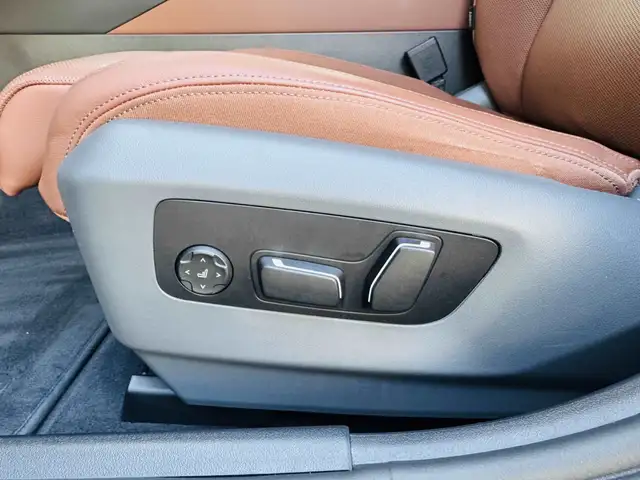 BMW 5 Series view 9