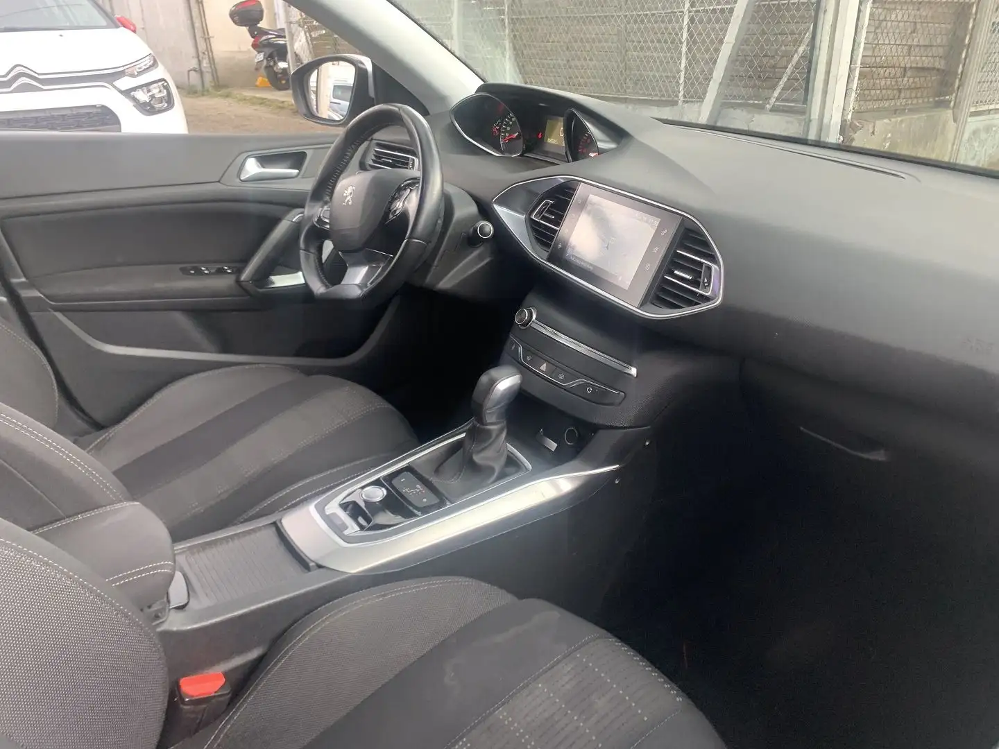 Peugeot 308 (2)1.6 BLUEHDI 120CH S\u0026S ALLURE EAT6 Gris - 2