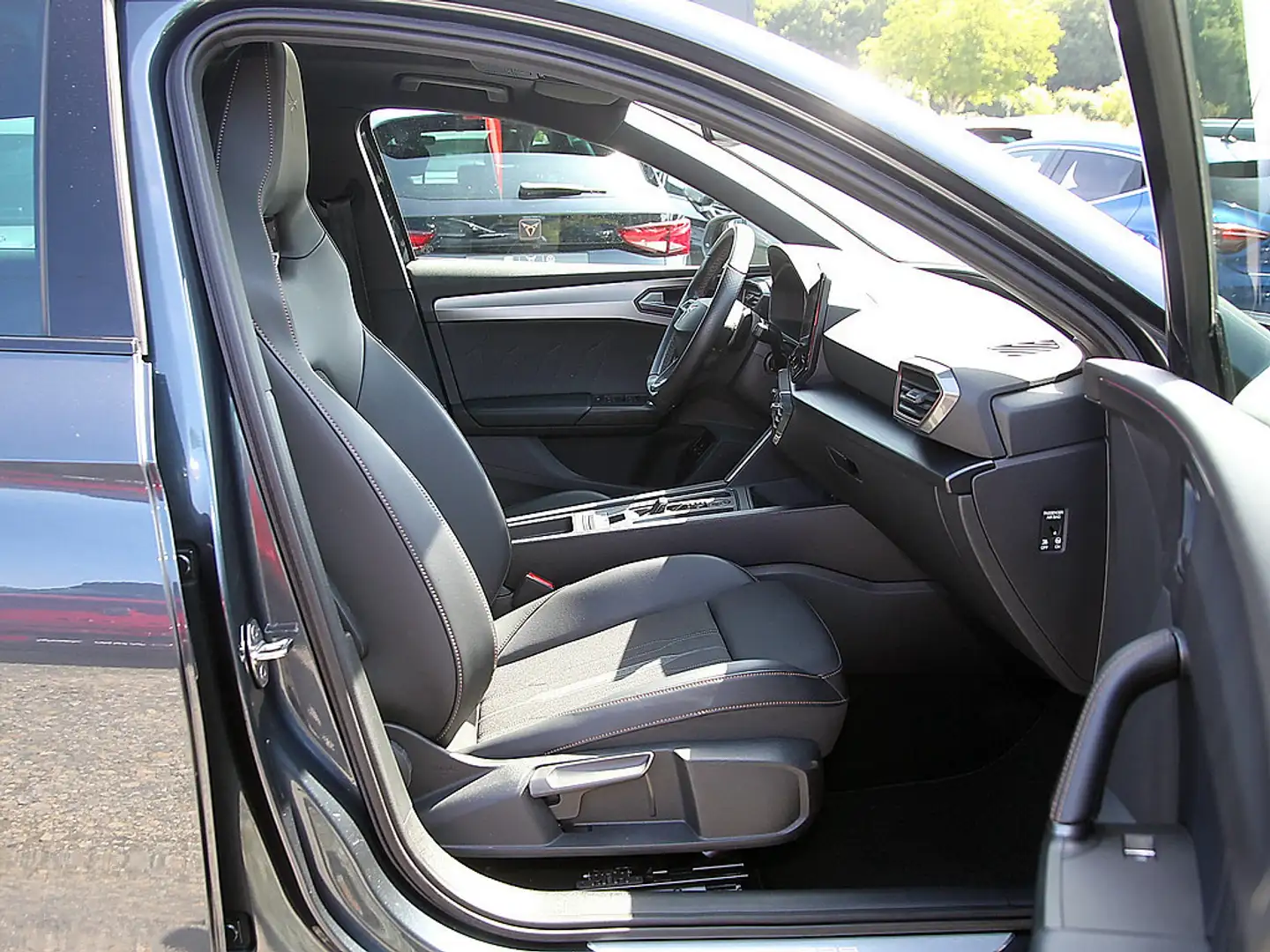 CUPRA Leon Sp 1.4 TSI VZ e-Hybrid NAVI PANO KAM LED Grau - 2