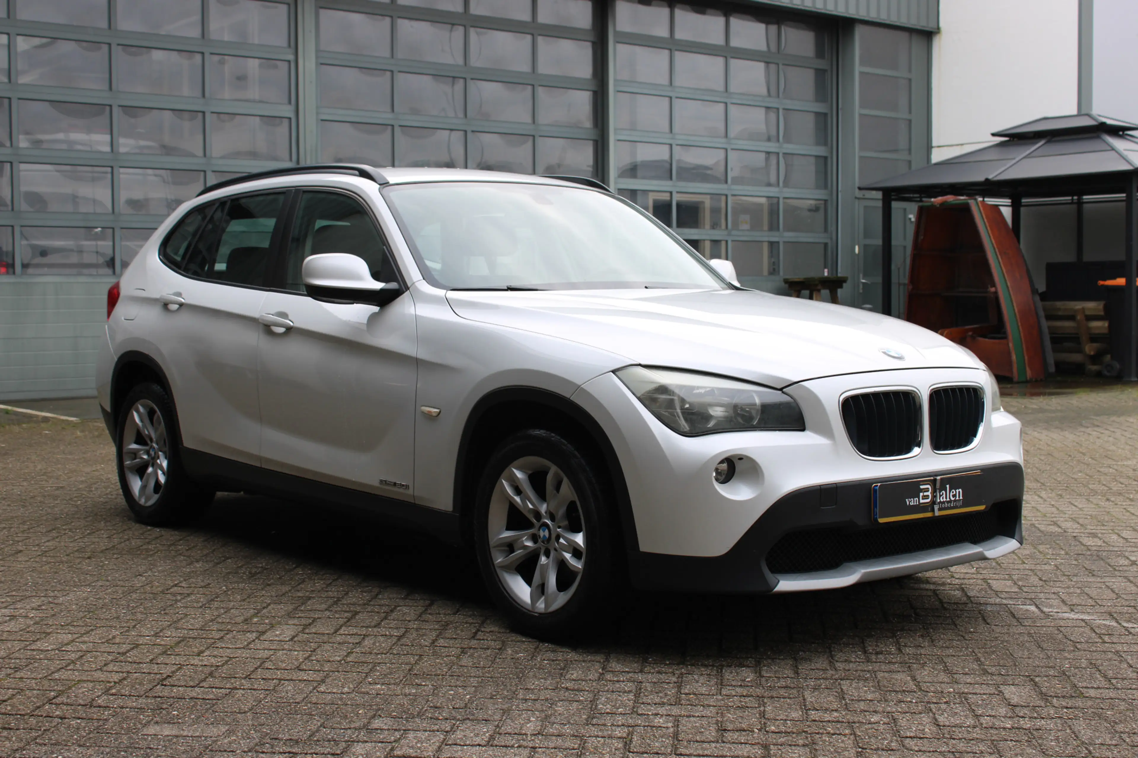 BMW X1 sDrive20i Business NAVI DISTR. RECENT V.V. 199000K — photo 5