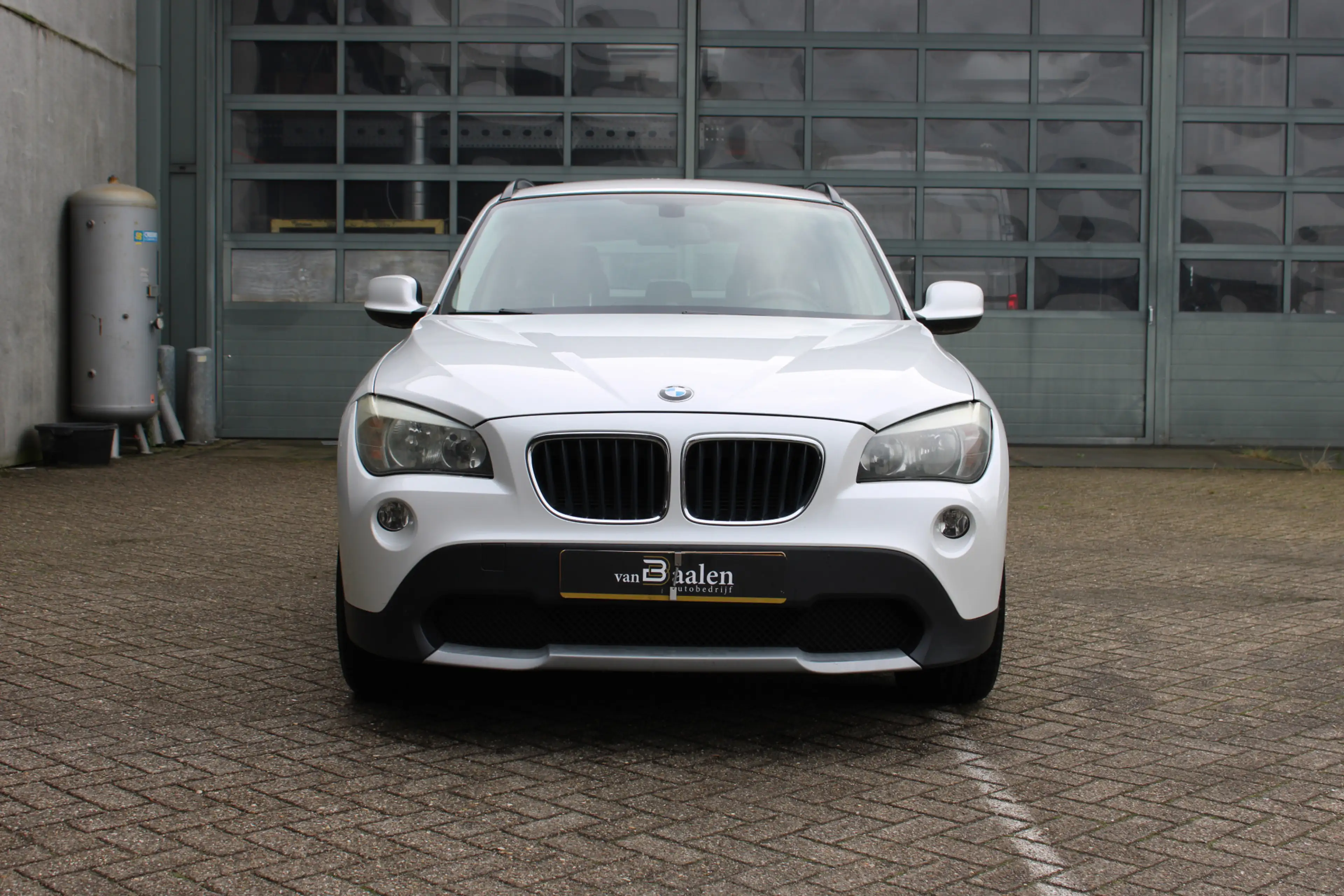 BMW X1 sDrive20i Business NAVI DISTR. RECENT V.V. 199000K — photo 11