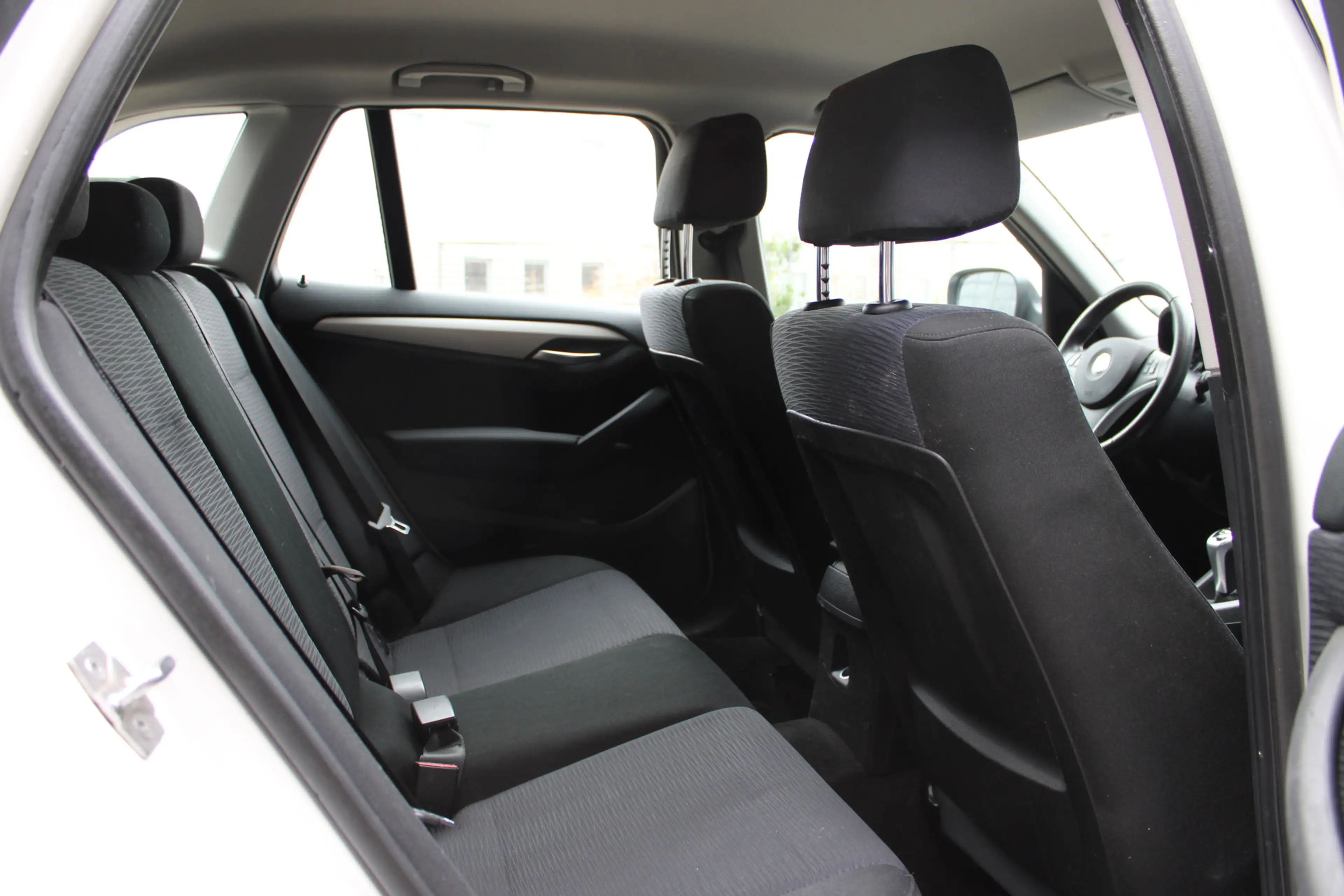 BMW X1 sDrive20i Business NAVI DISTR. RECENT V.V. 199000K — photo 15