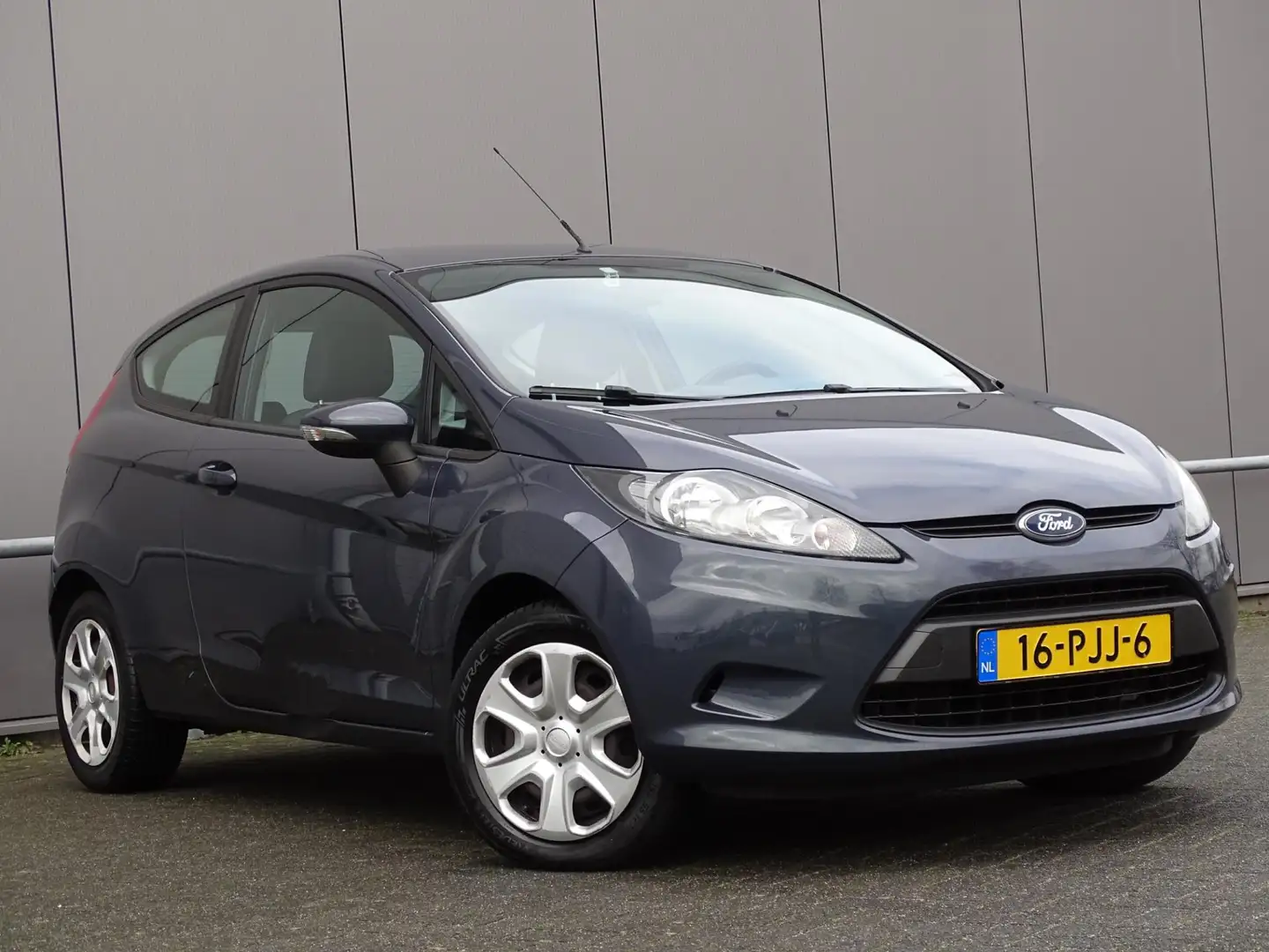 Ford Fiesta 1.25 Limited airco org NL Grau - 2