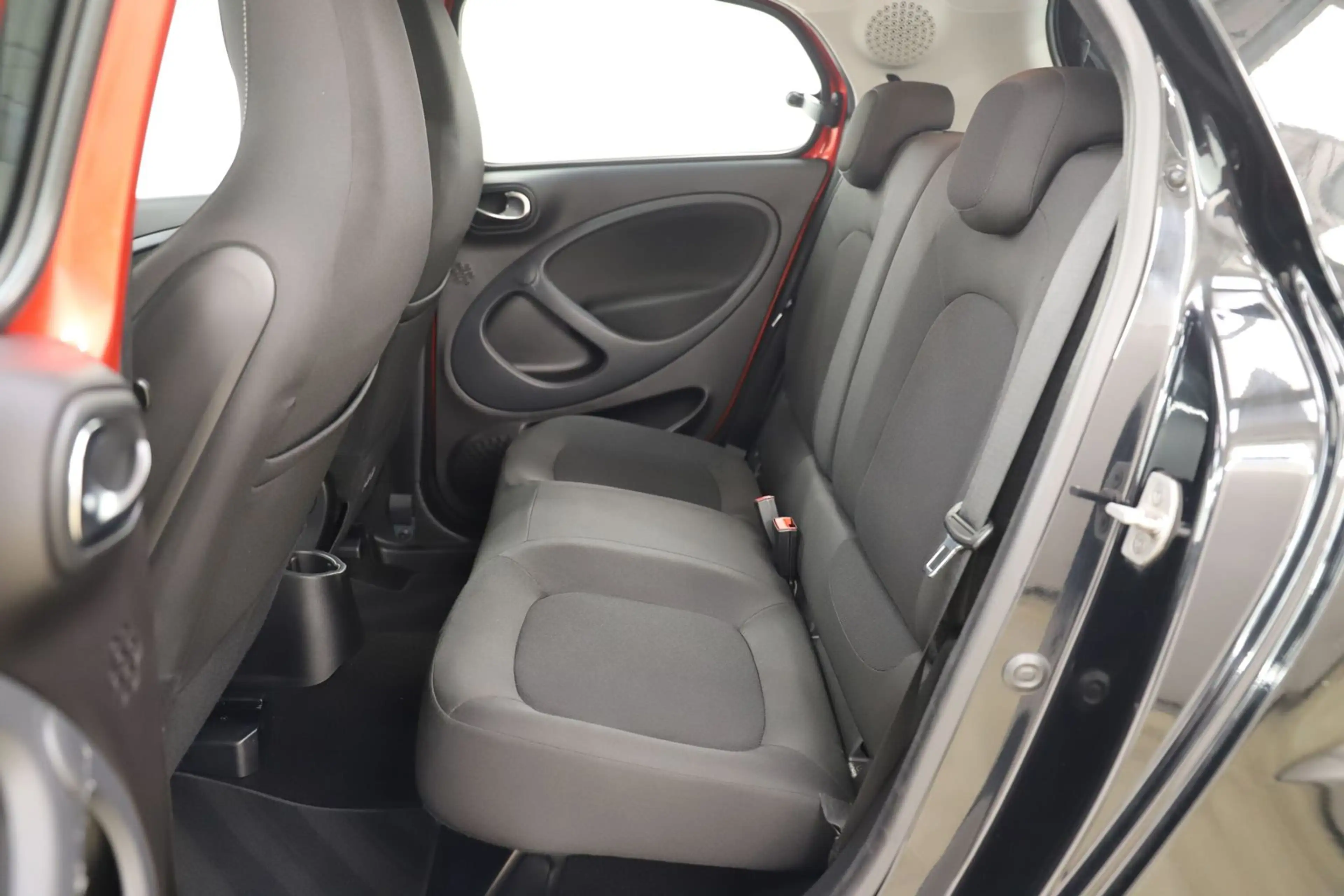 smart forFour 1.0 71PS Automatik passion Navi PDC SHZ — photo 11