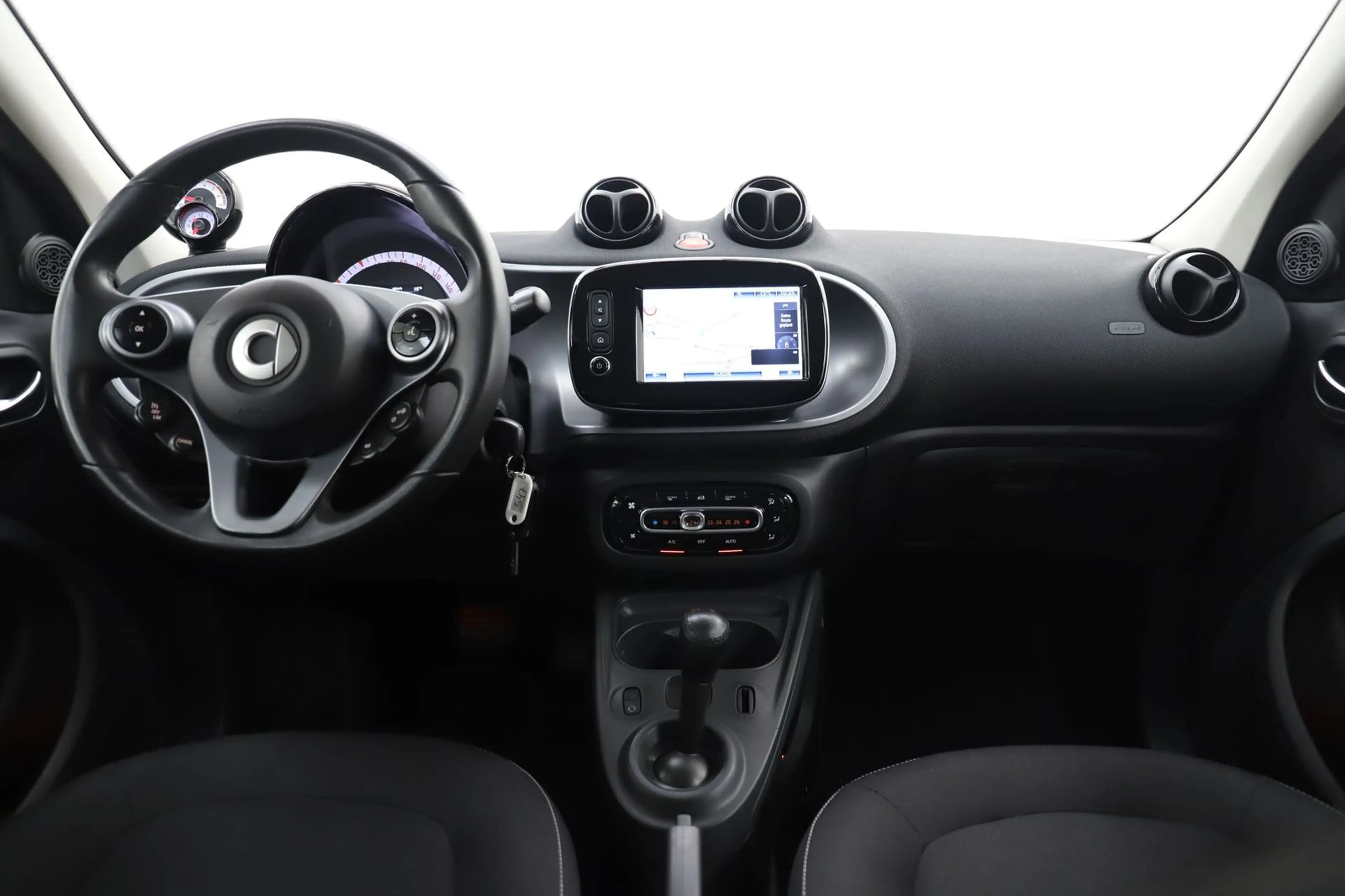 smart forFour 1.0 71PS Automatik passion Navi PDC SHZ — photo 14