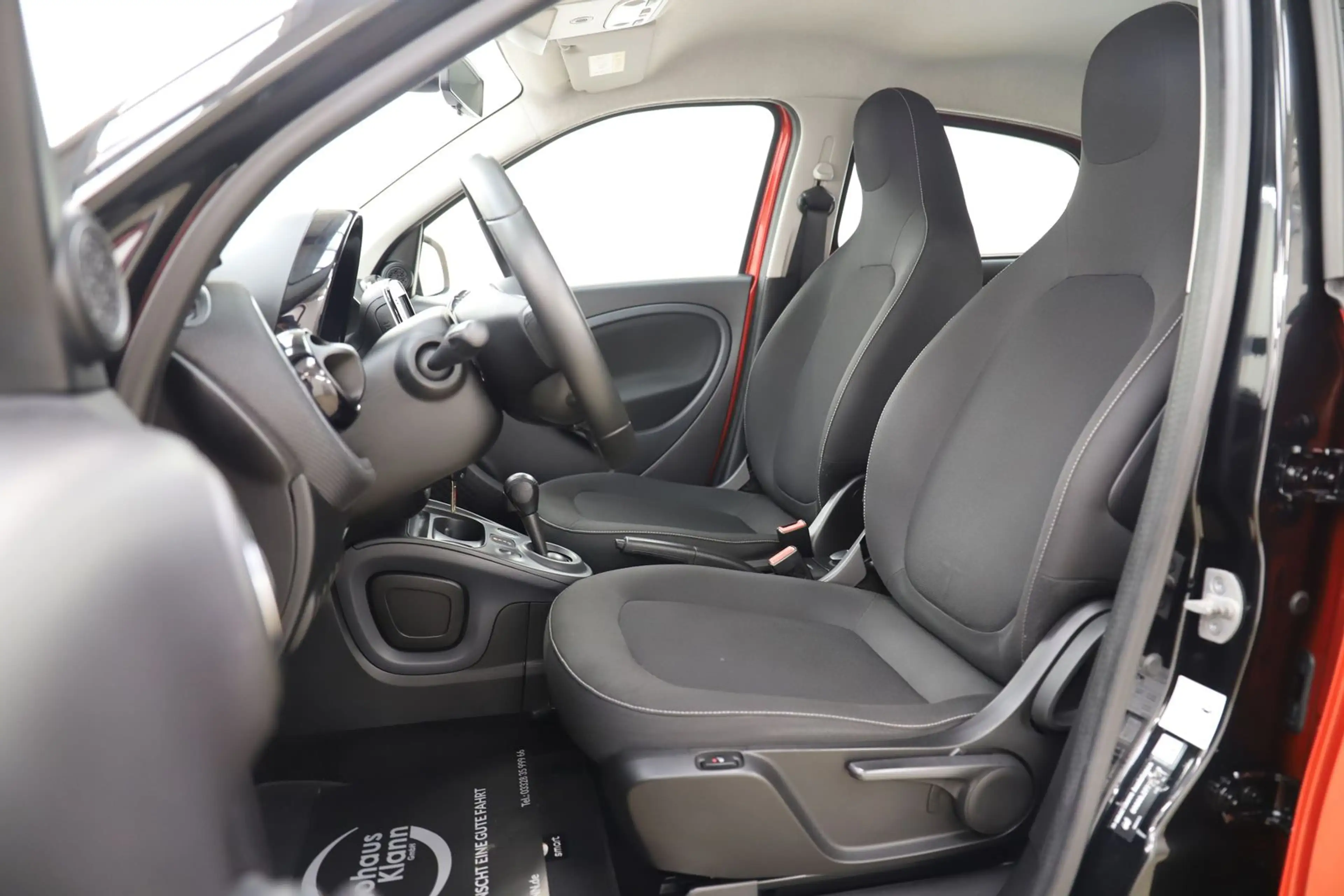 smart forFour 1.0 71PS Automatik passion Navi PDC SHZ — photo 9