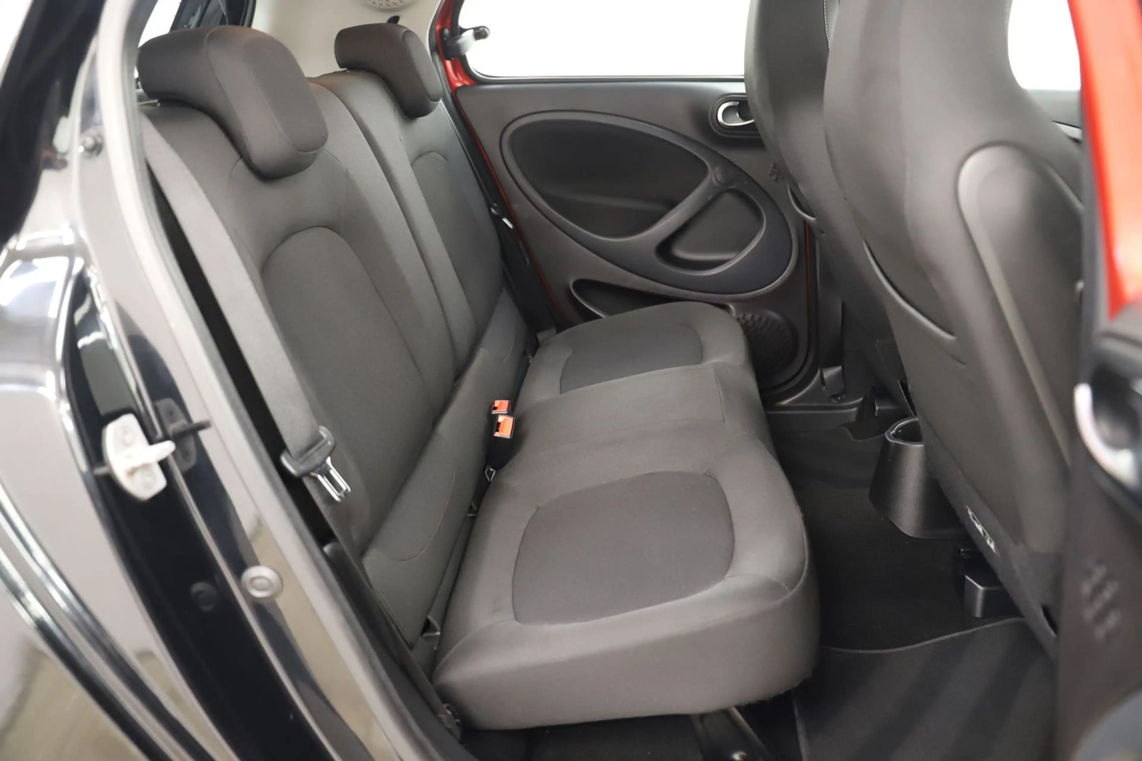 smart forFour 1.0 71PS Automatik passion Navi PDC SHZ — photo 12