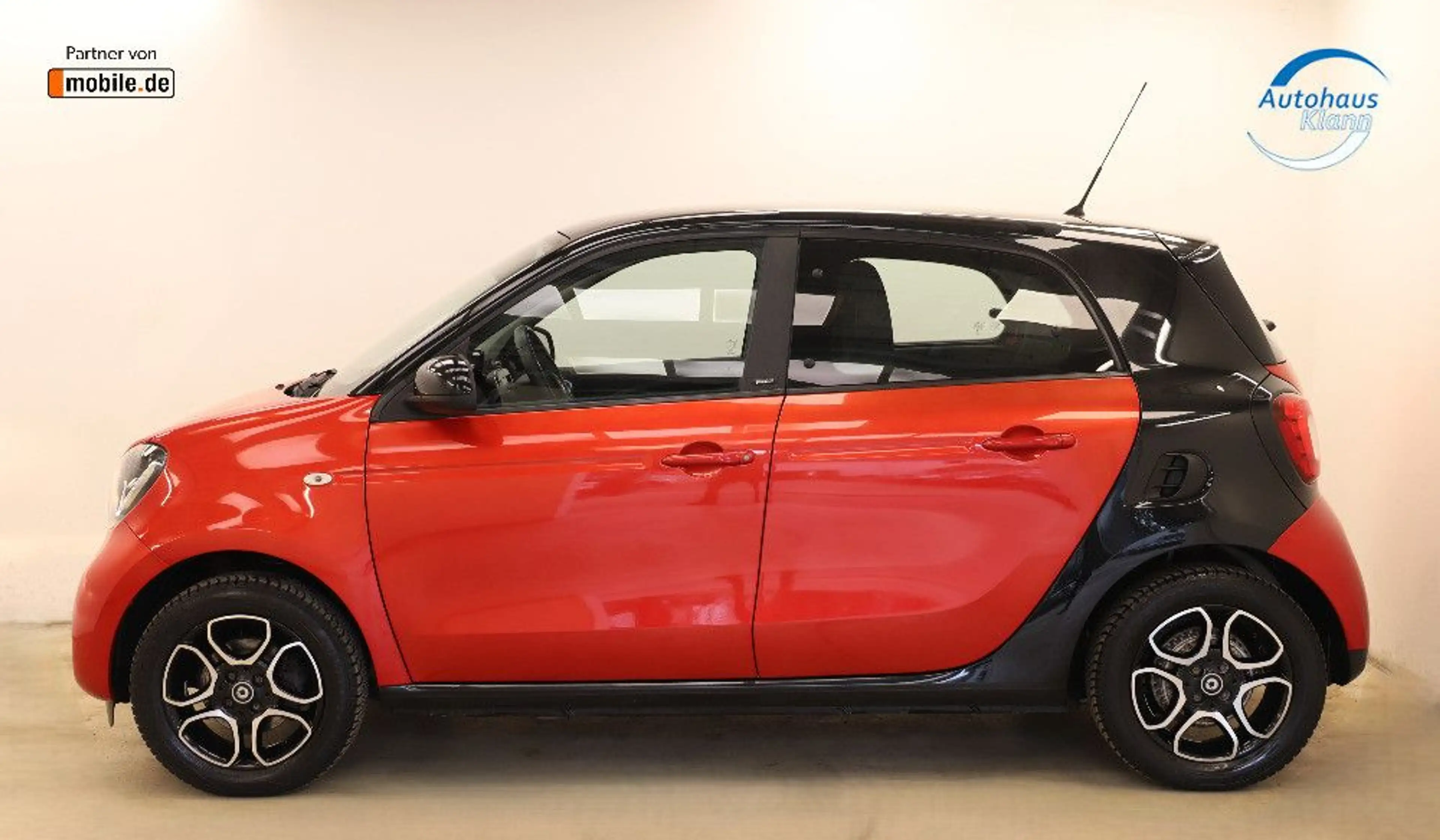 smart forFour 1.0 71PS Automatik passion Navi PDC SHZ — photo 4