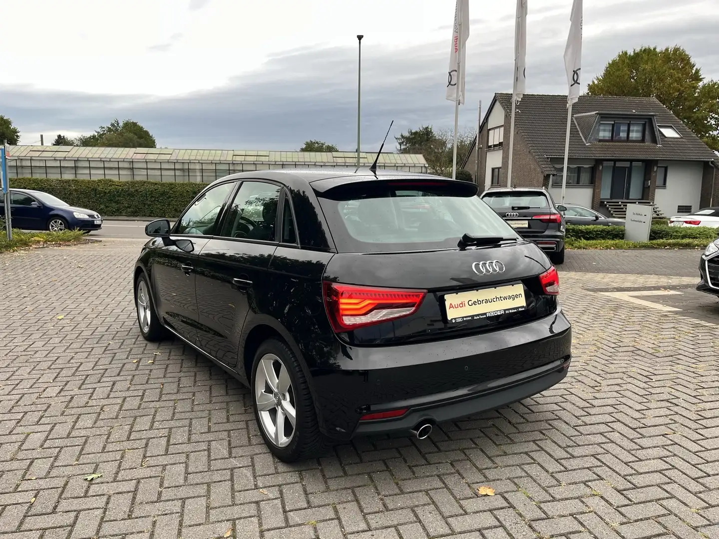Audi A1 Sportback design 1.0 TSI Schwarz - 2