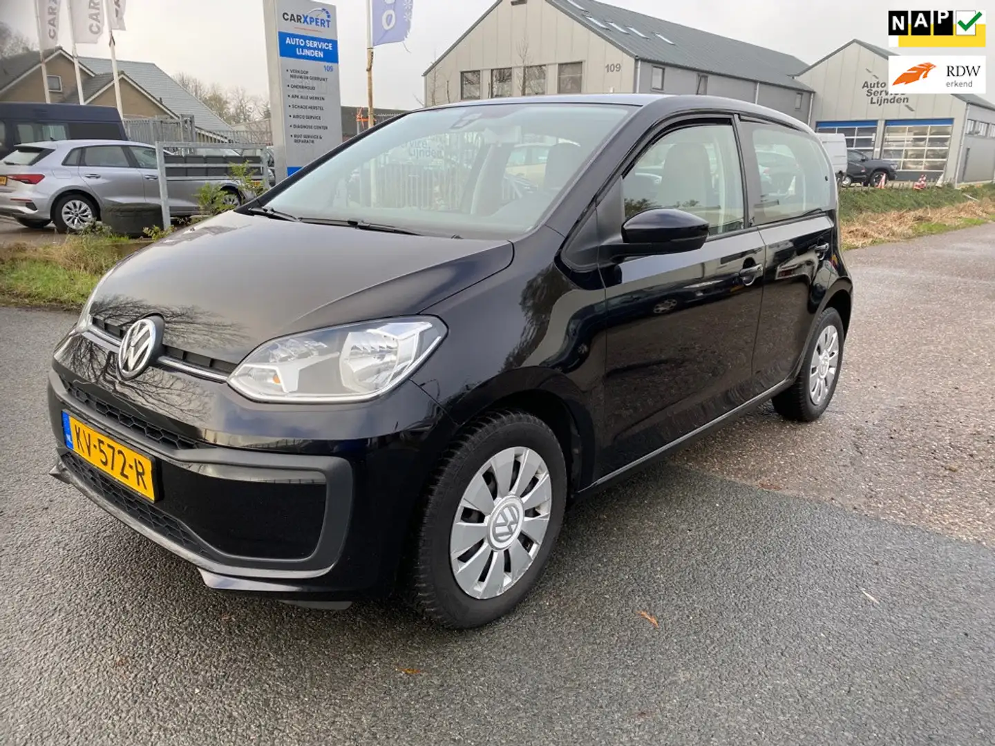 Volkswagen up! 1.0 BMT move up! Zwart - 1
