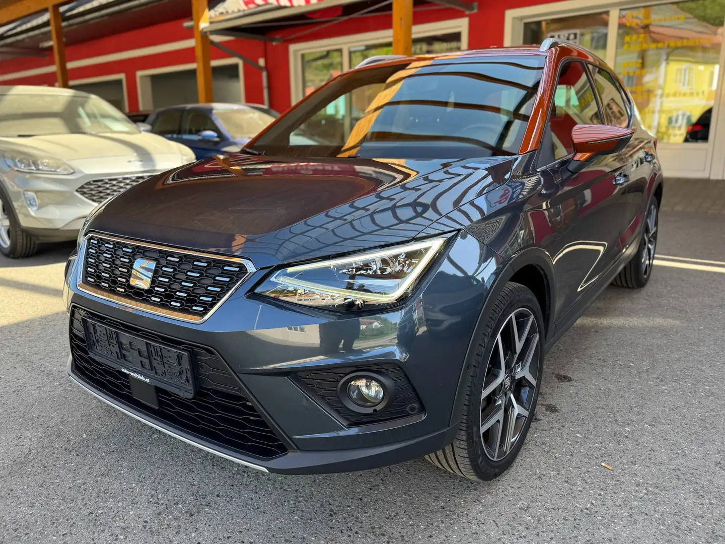SEAT Arona Xcellence EcoTSI Grau - 1