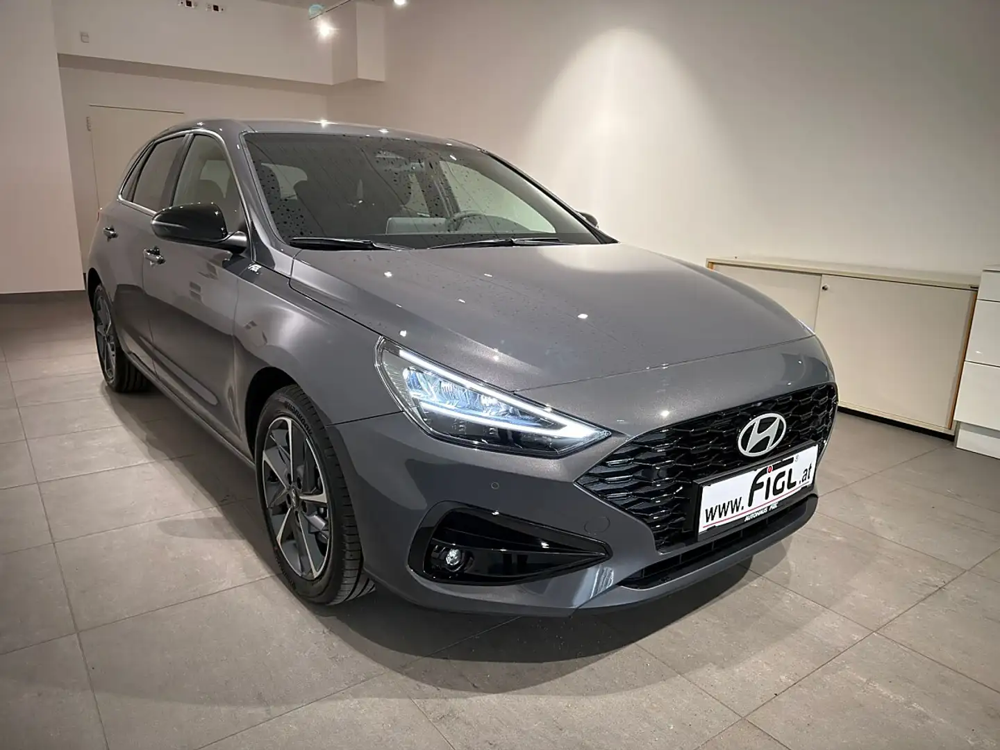 Hyundai i30 - PD Comfort Line 1.0 T-GDI Grau - 2