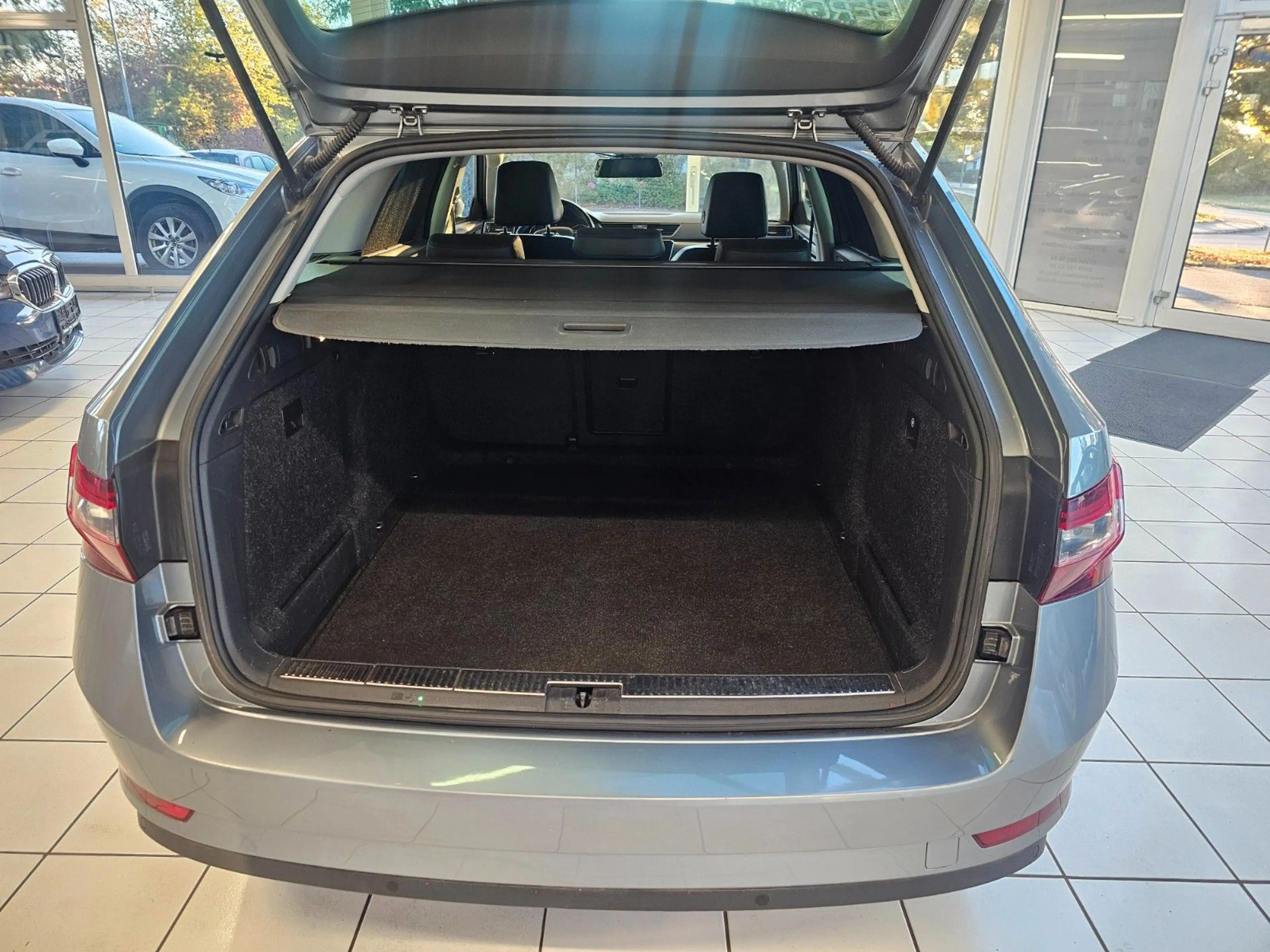 Skoda Superb Combi Style — photo 14