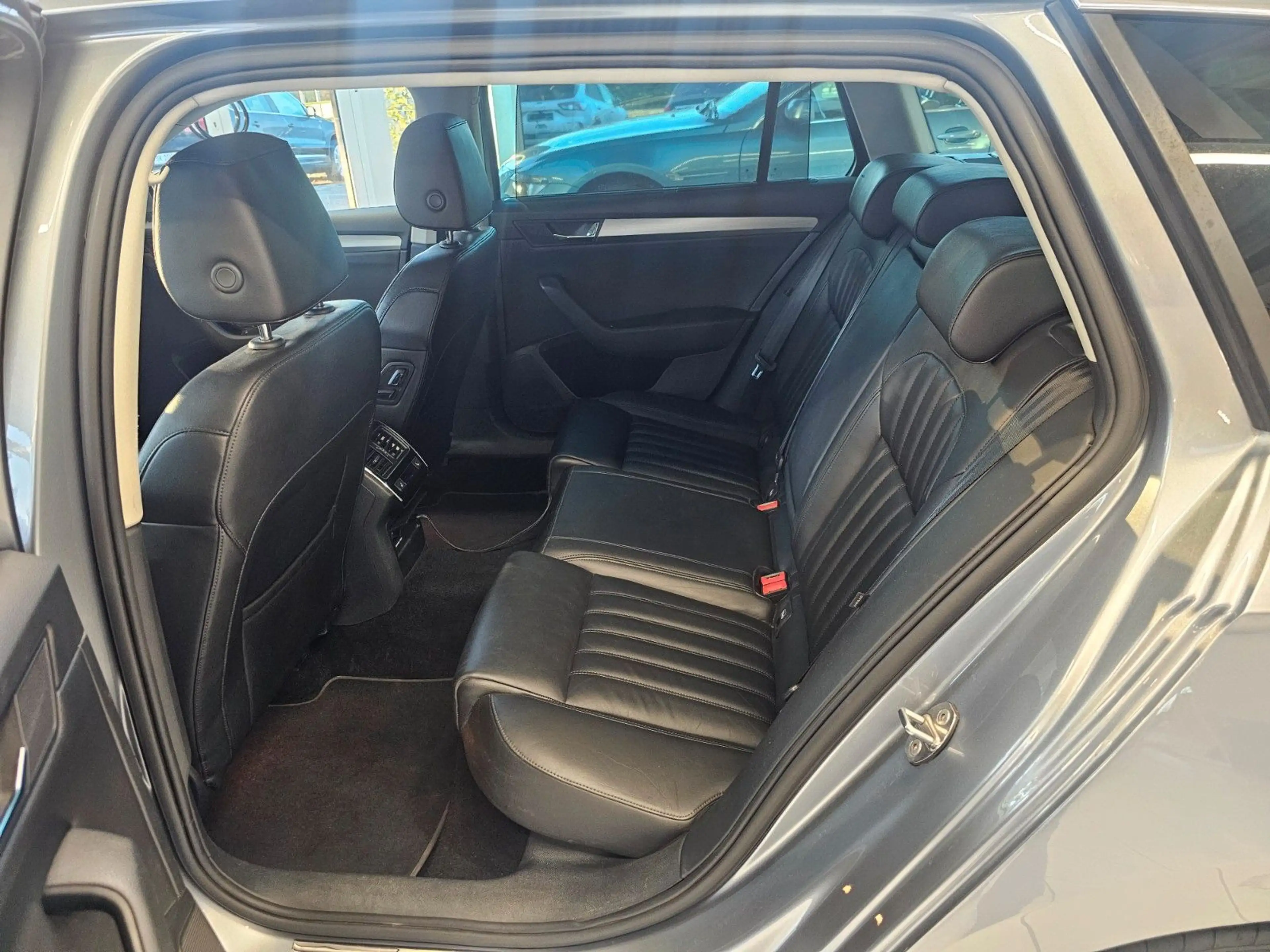 Skoda Superb Combi Style — photo 10