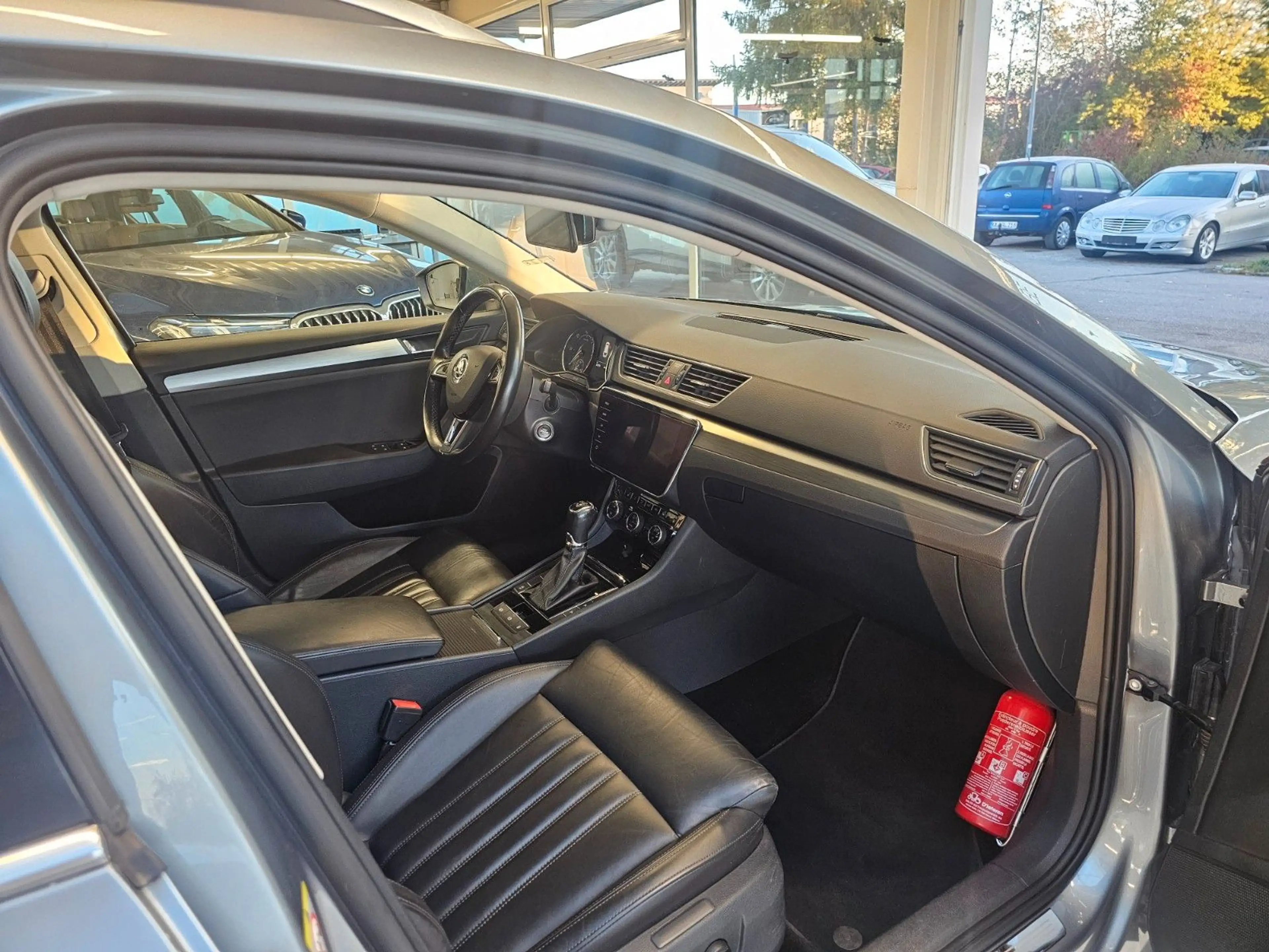Skoda Superb Combi Style — photo 16