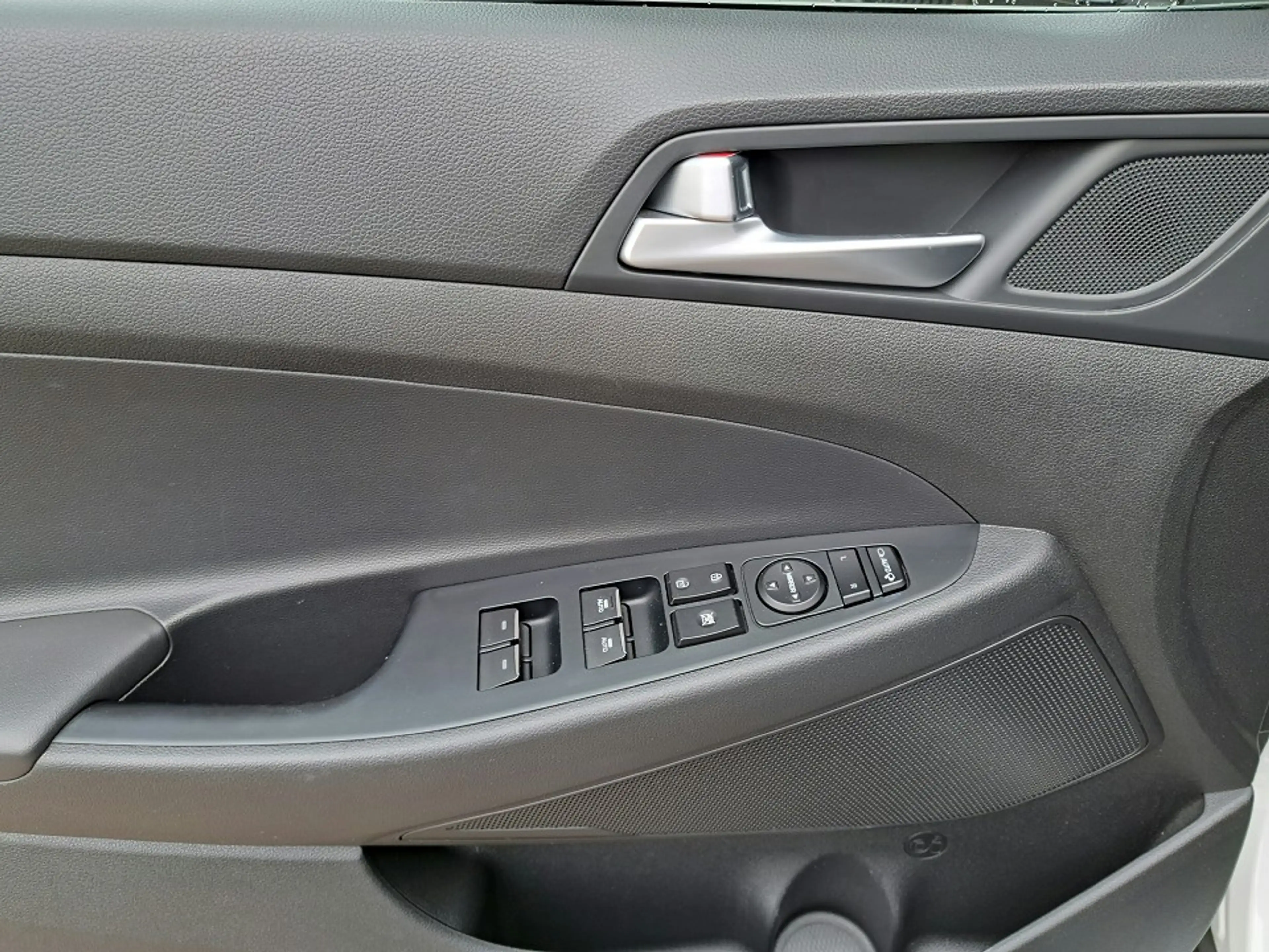 Hyundai TUCSON 1.6T Style; LED; Kamera — photo 12