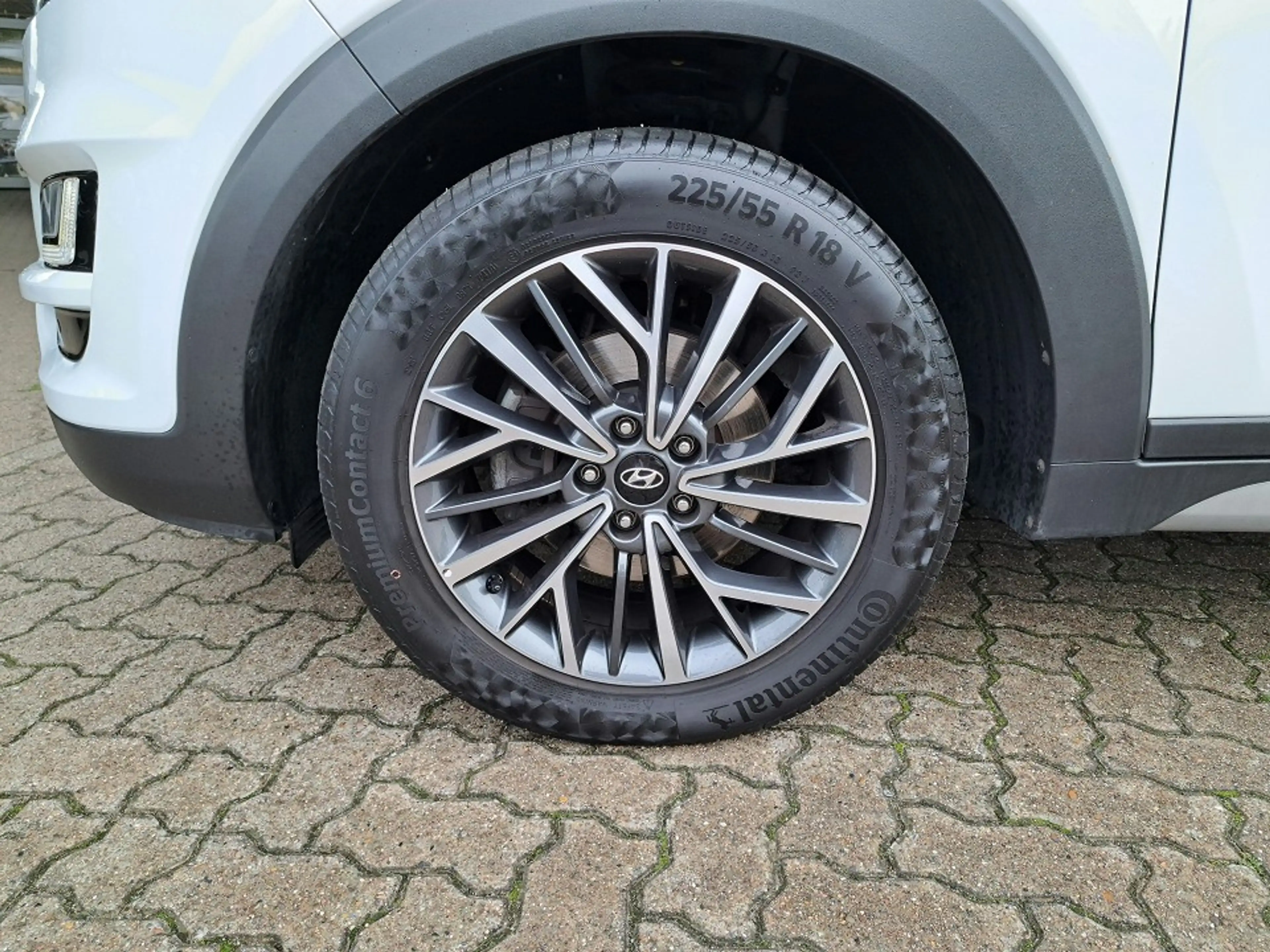 Hyundai TUCSON 1.6T Style; LED; Kamera — photo 8