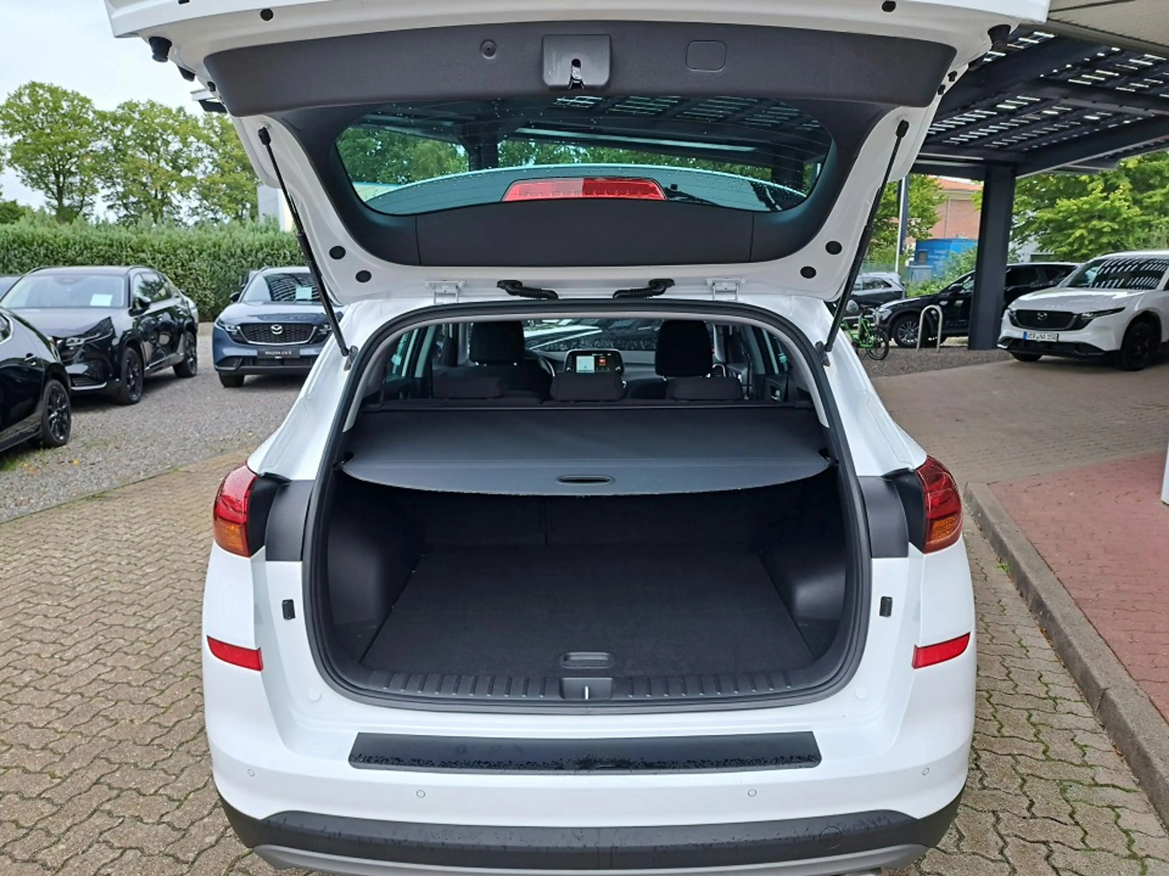 Hyundai TUCSON 1.6T Style; LED; Kamera — photo 9