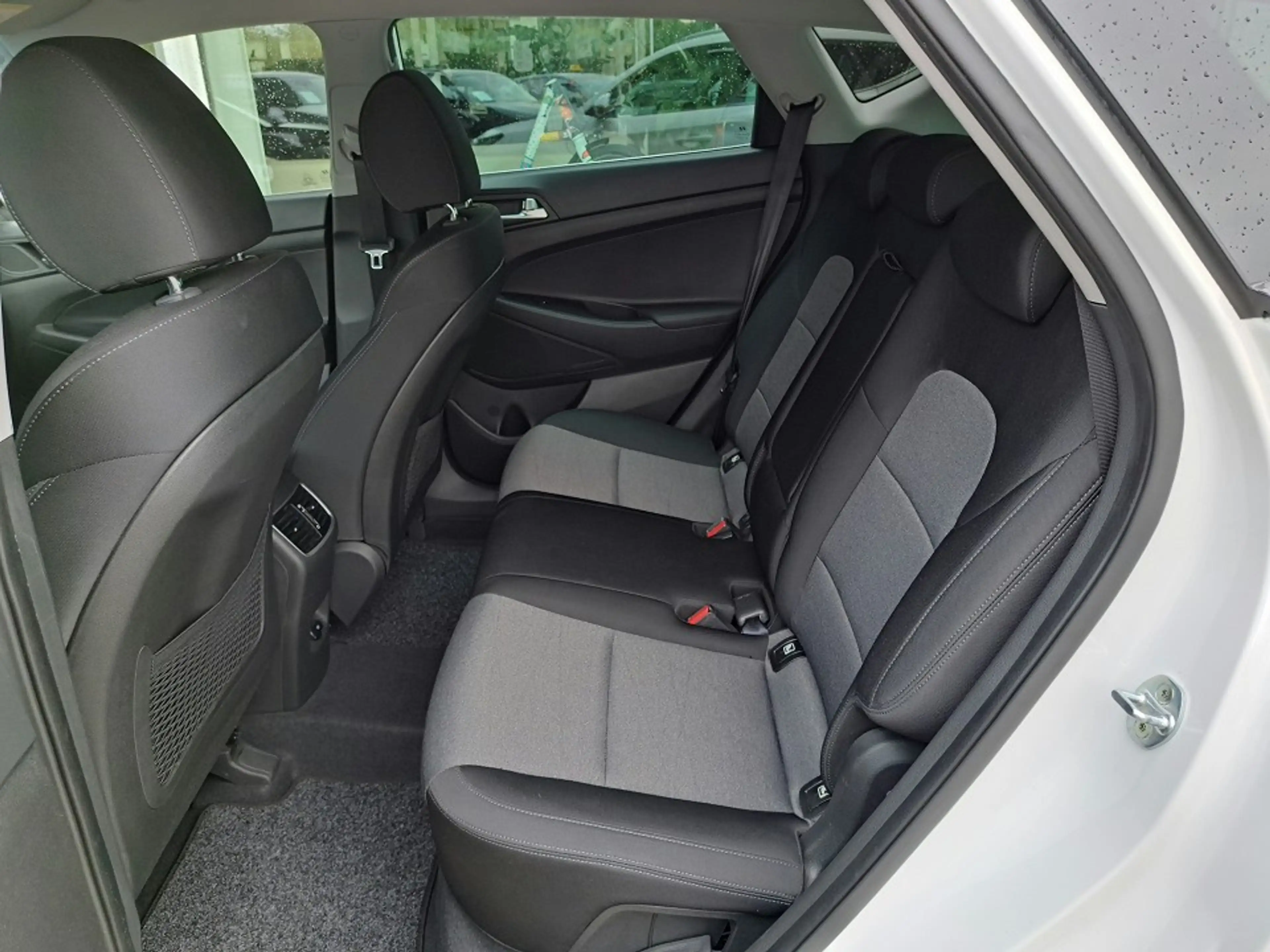 Hyundai TUCSON 1.6T Style; LED; Kamera — photo 11