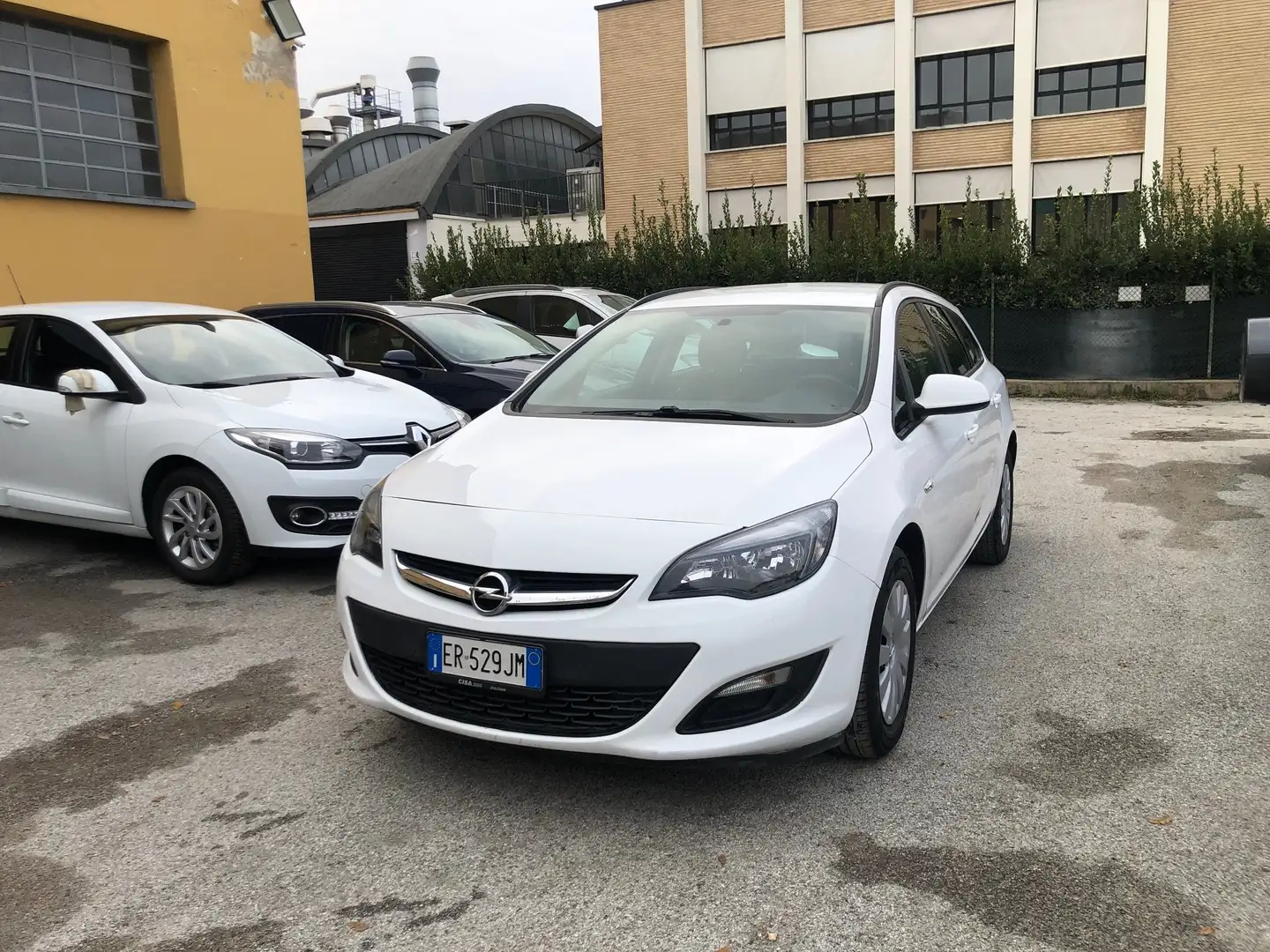 Opel Astra Sports Tourer 1.7 cdti 110cv business autocarro Wit - 1