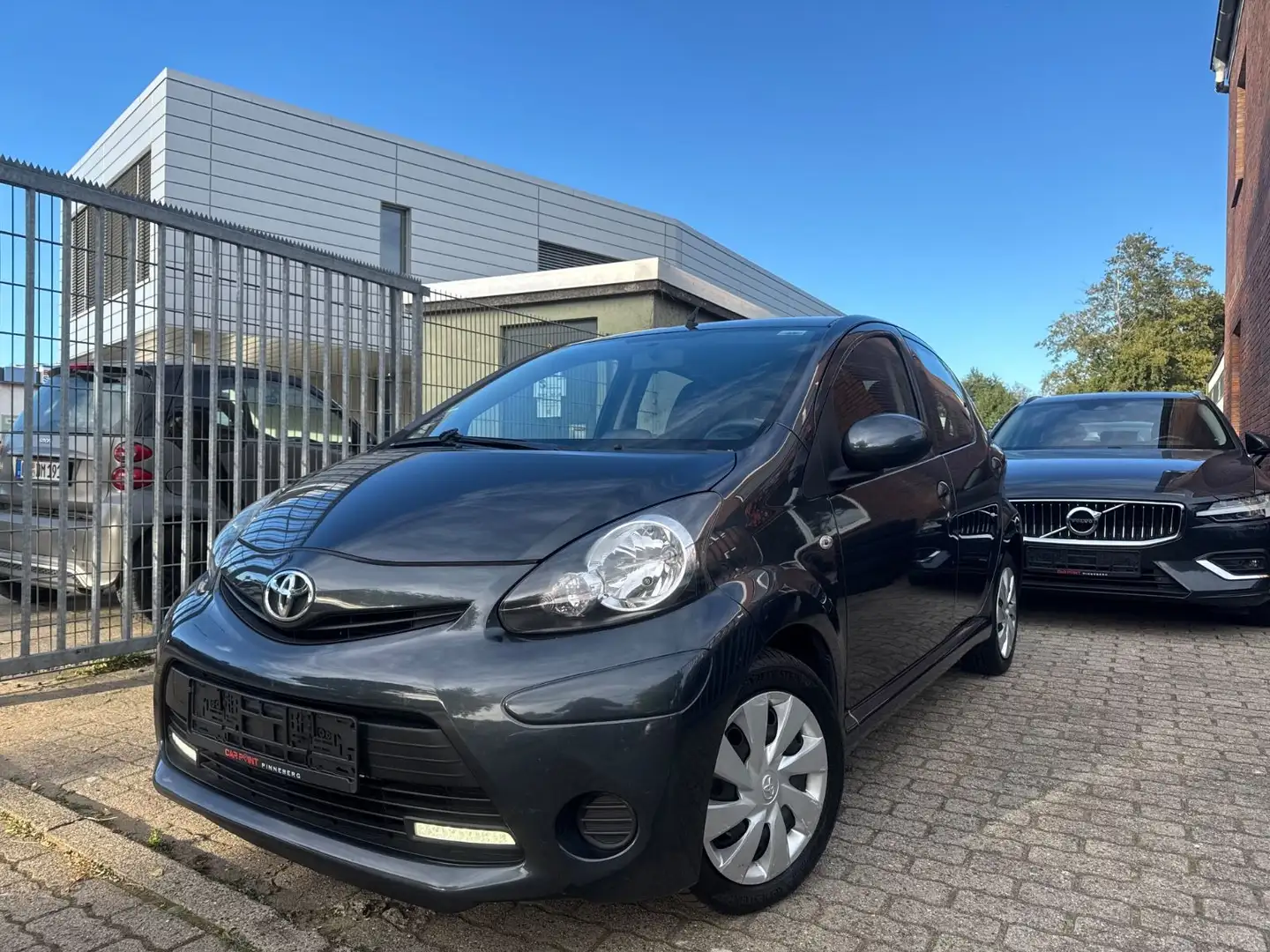 Toyota Aygo AYGO Cool Go 4 TÜREN KLIMA NAVI FREISPRECH Gris - 1