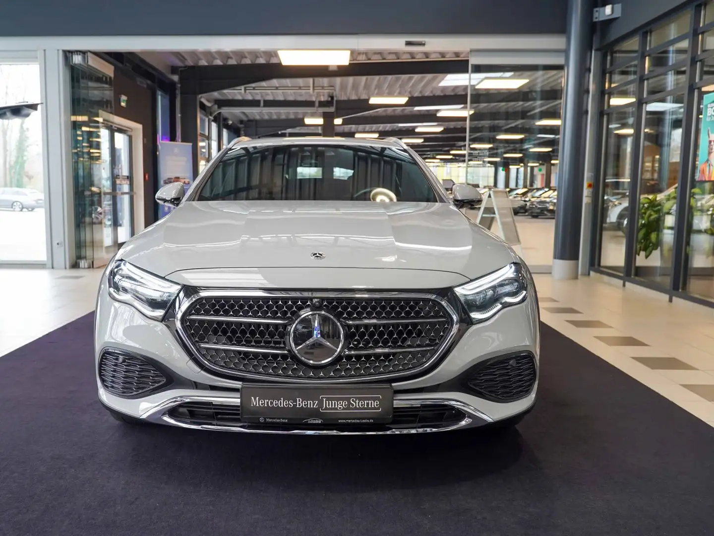 Mercedes-Benz E 450 E 450 d 4M AMG Line Night Vielspeiche Pano HUD Gris - 2