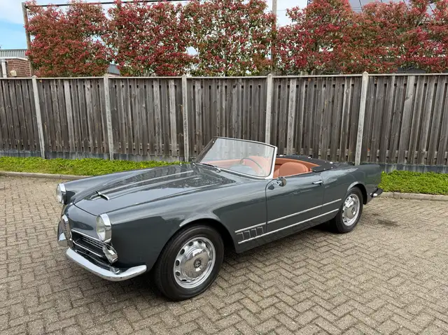 Alfa Romeo 2000 Touring Spider