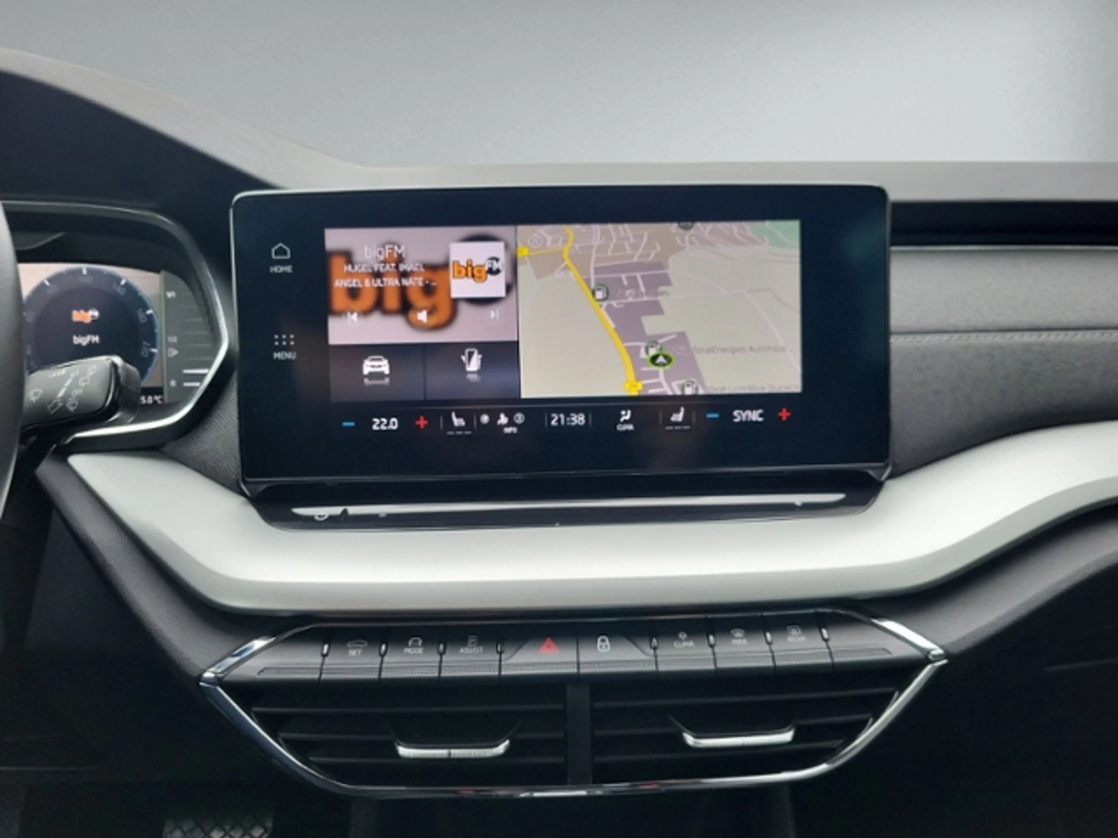Skoda Octavia Combi 2.0 TDI DSG STYLE AHK+NAVI+ACC+LED — photo 12