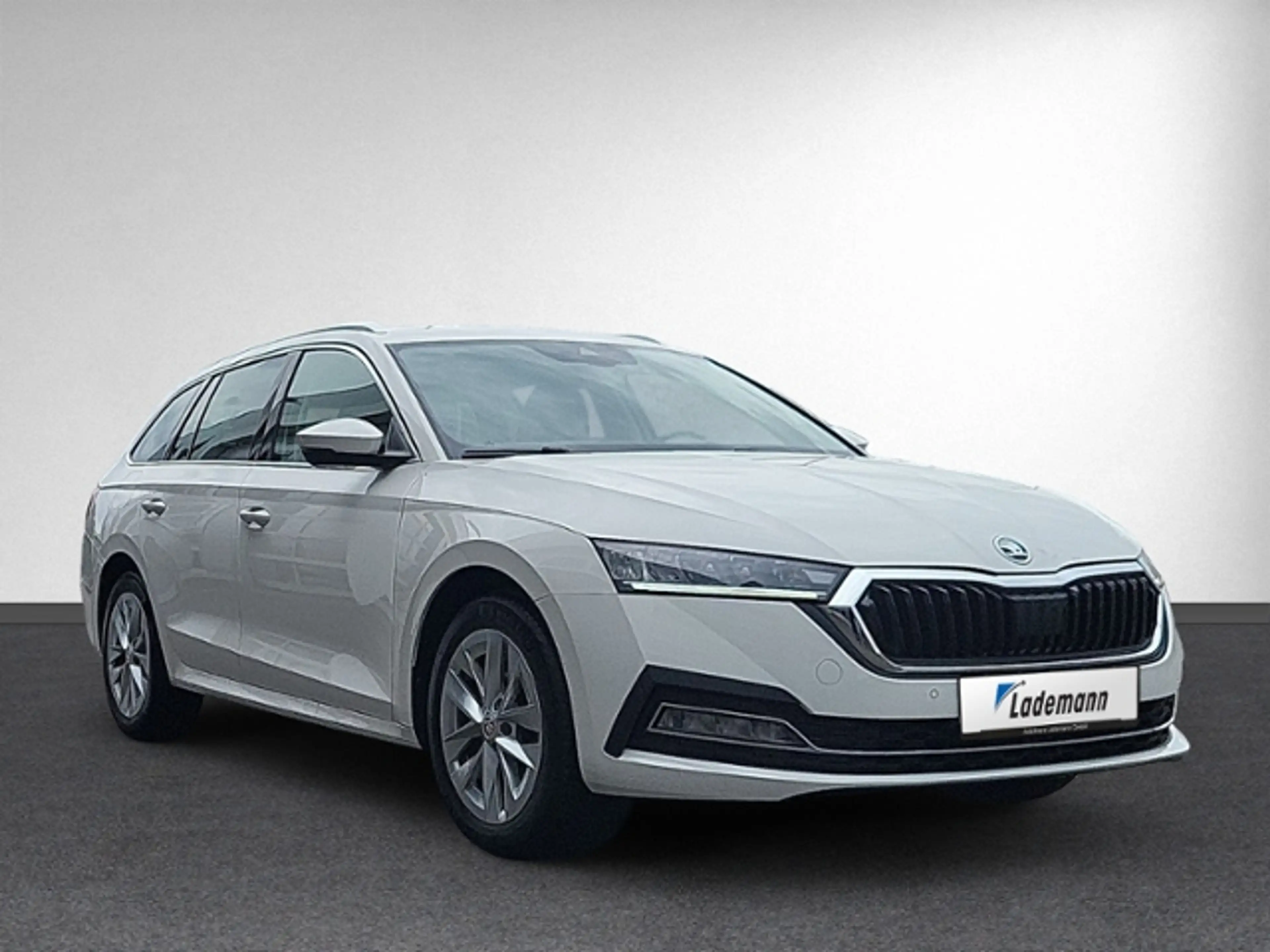 Skoda Octavia Combi 2.0 TDI DSG STYLE AHK+NAVI+ACC+LED — photo 4