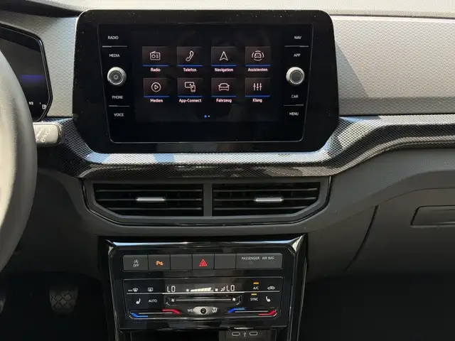 Volkswagen T-Cross view 11