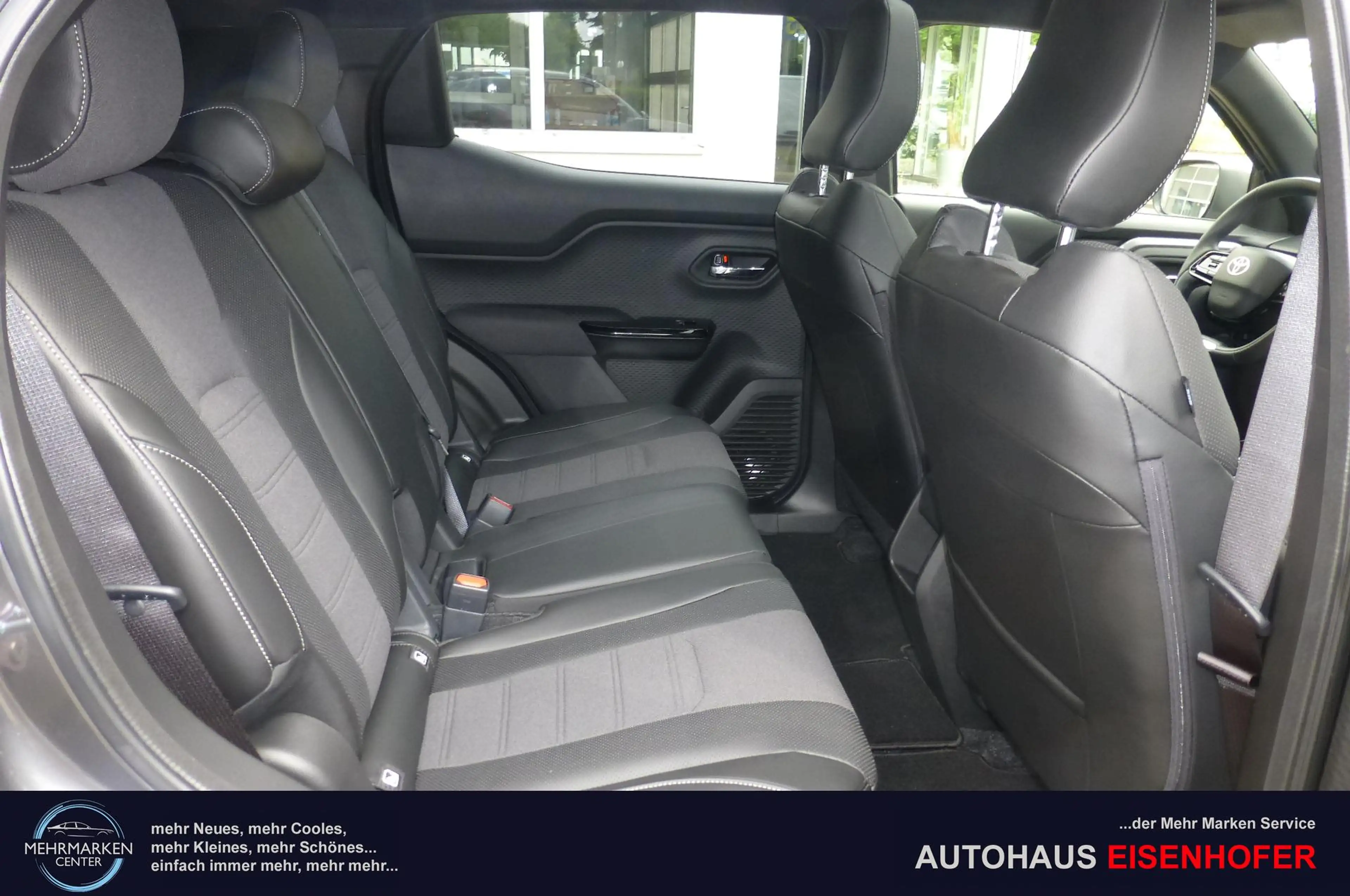 Toyota Urban Cruiser 128KW Lounge JPL, Teilleder, Glasdach, 128 kW (... — photo 11