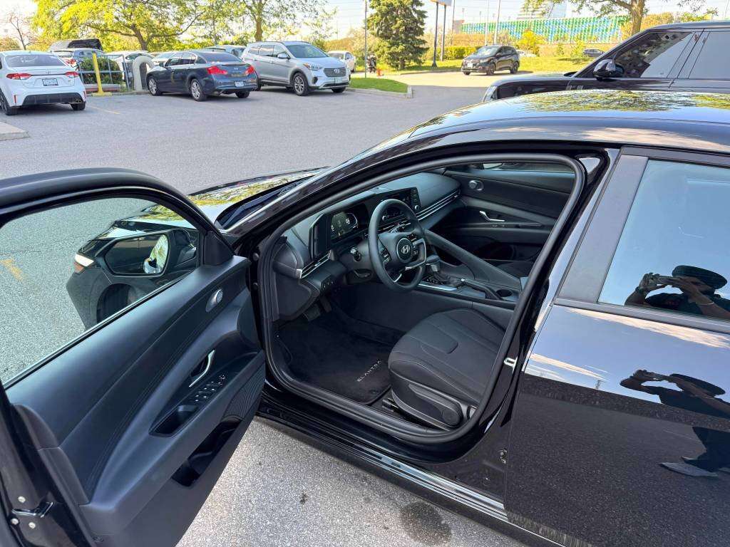 2026 Hyundai Elantra Essential IVT | Heated Seats | Wireless Apple CarP — снимка 1