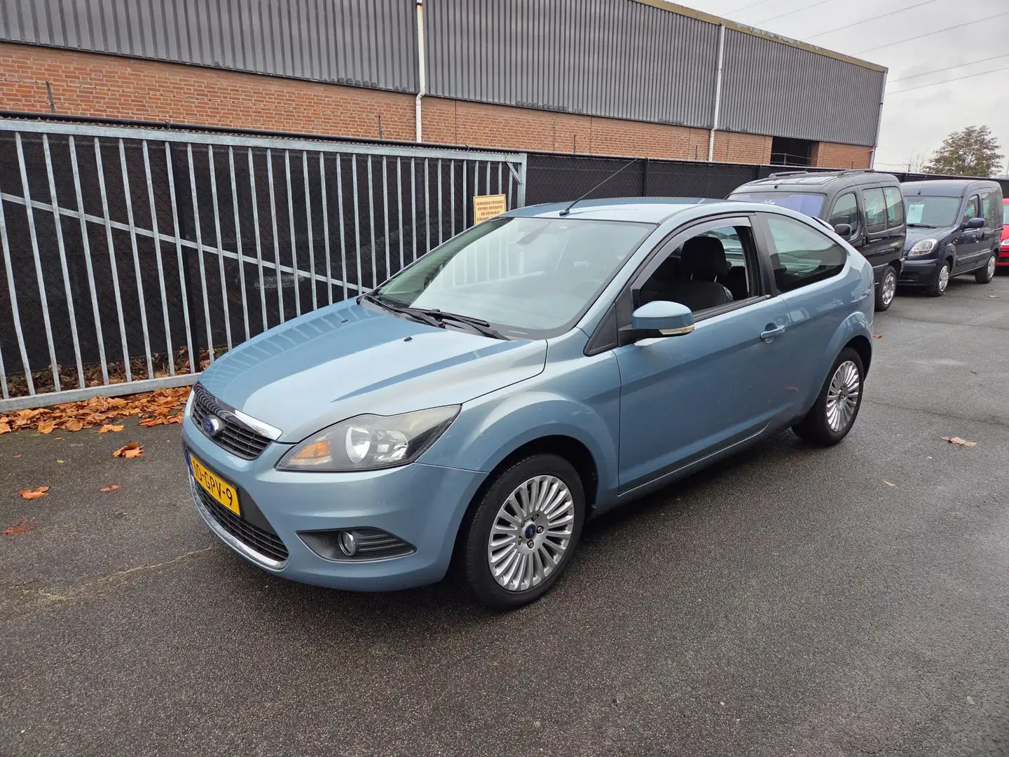 Ford Focus 1.6 Titanium/TREKHAAK Bleu - 2