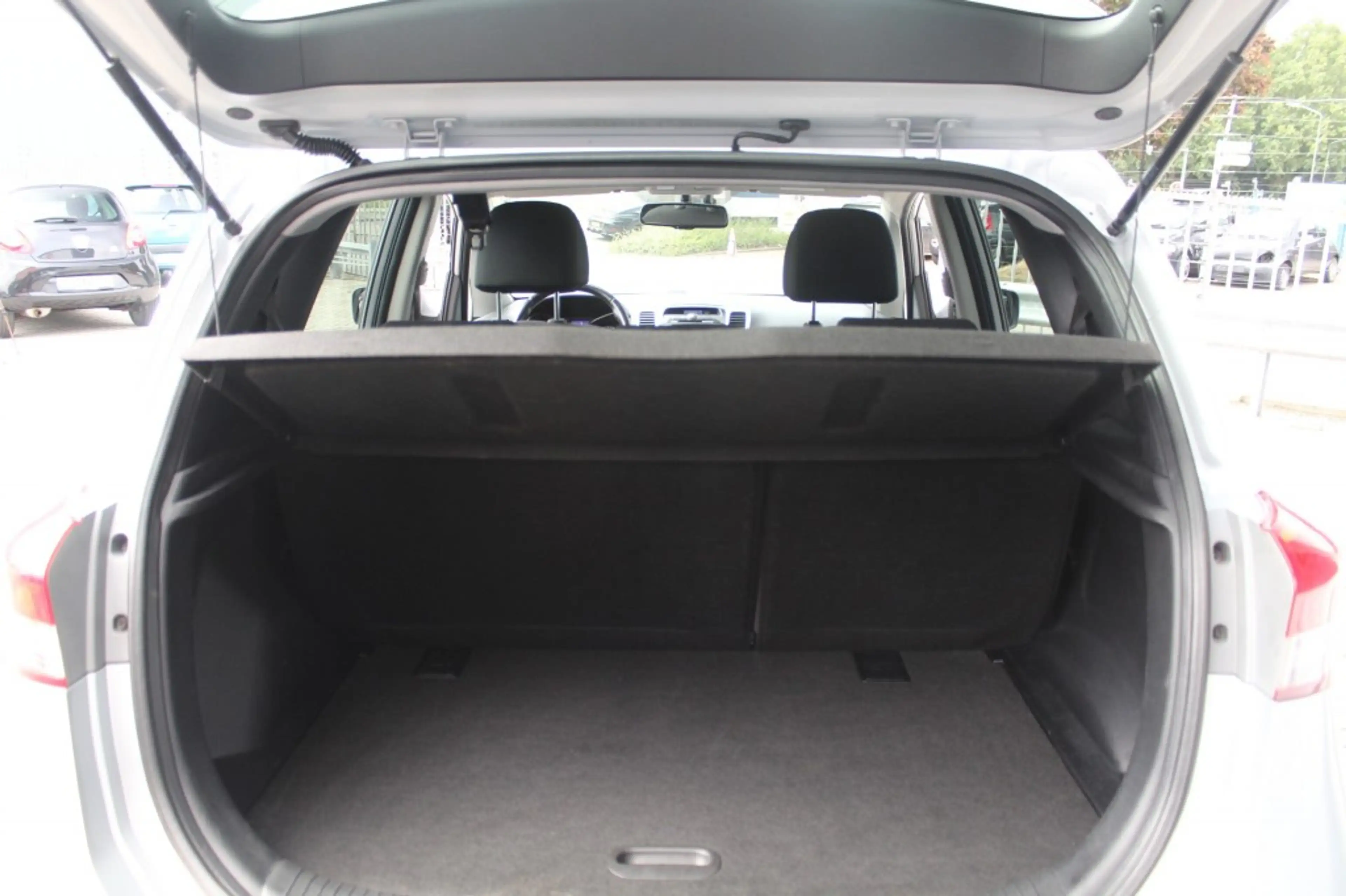 Hyundai iX20 comfort 1.6 -125 PK dealer onderhouden-1ste eigena — photo 43