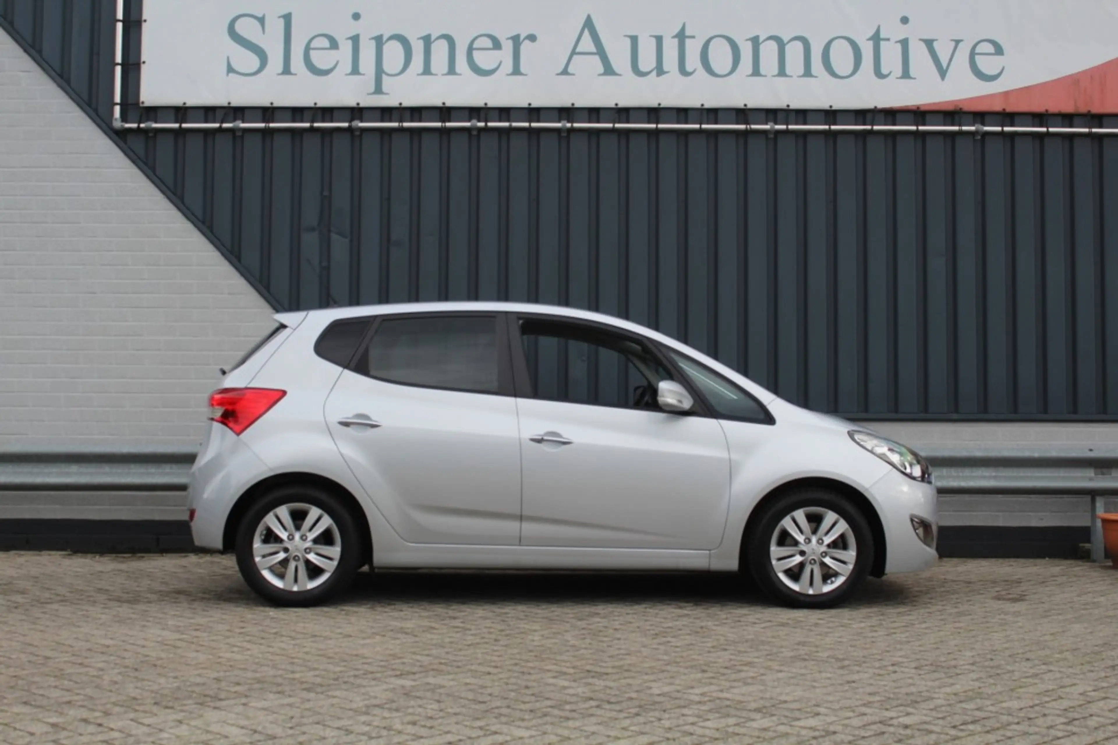Hyundai iX20 comfort 1.6 -125 PK dealer onderhouden-1ste eigena — photo 3