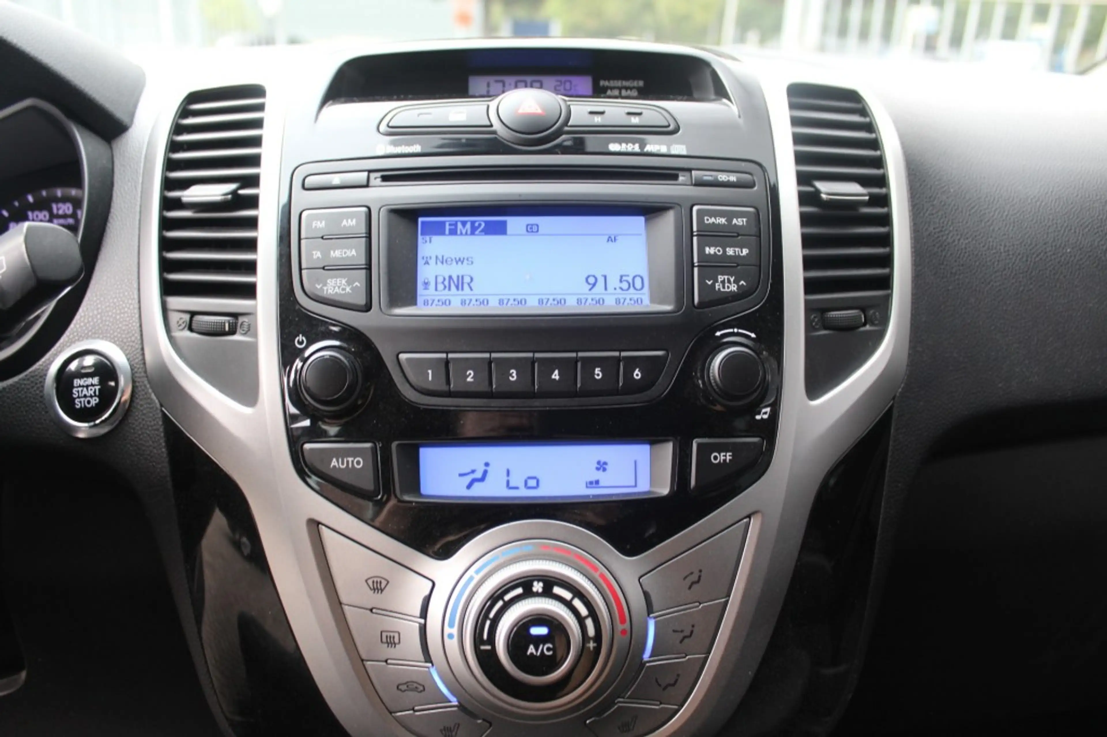 Hyundai iX20 comfort 1.6 -125 PK dealer onderhouden-1ste eigena — photo 29